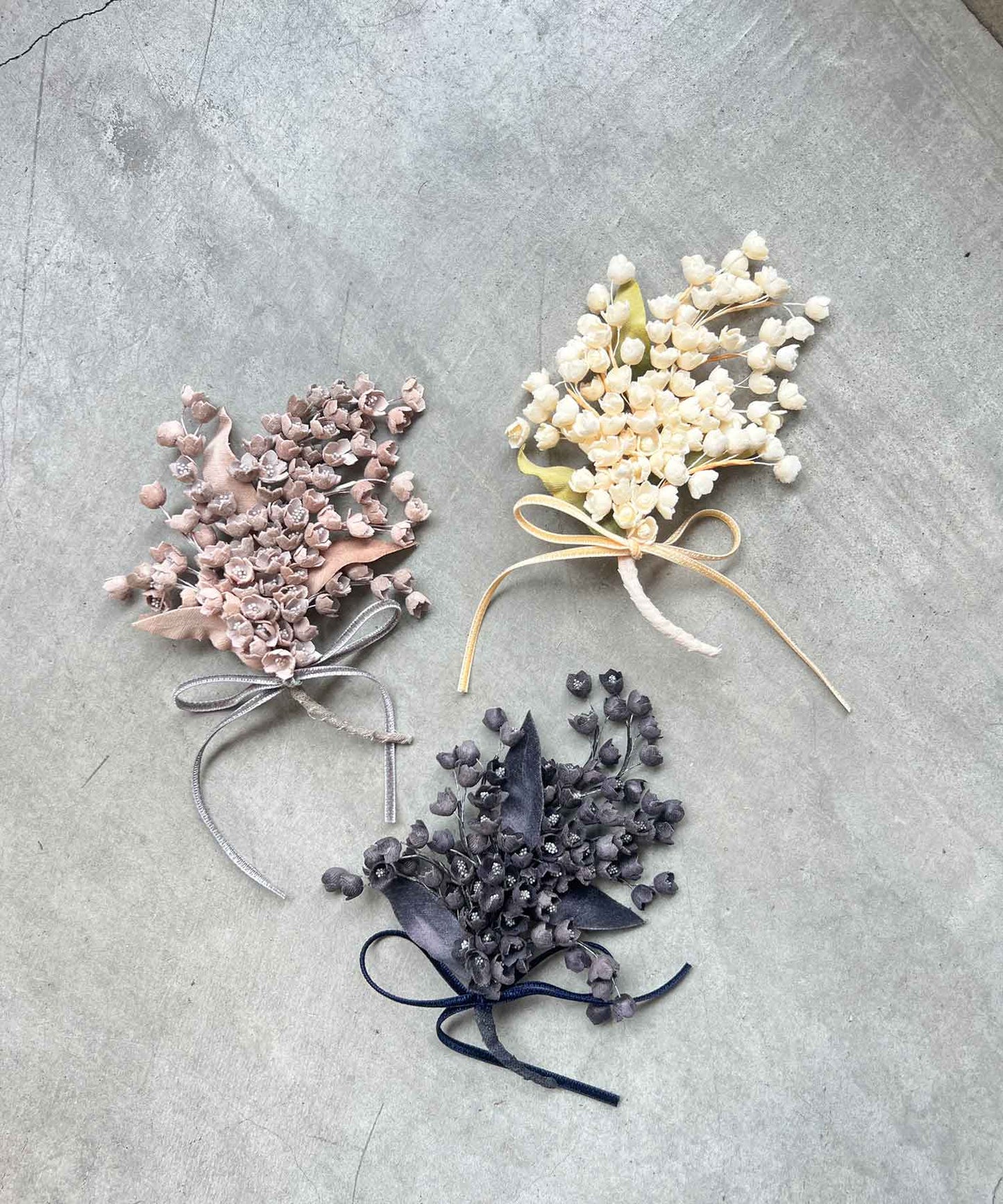 1300 corsage