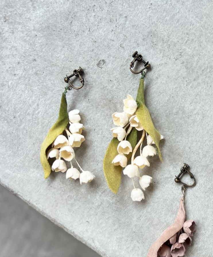 1307-E clip-on earrings