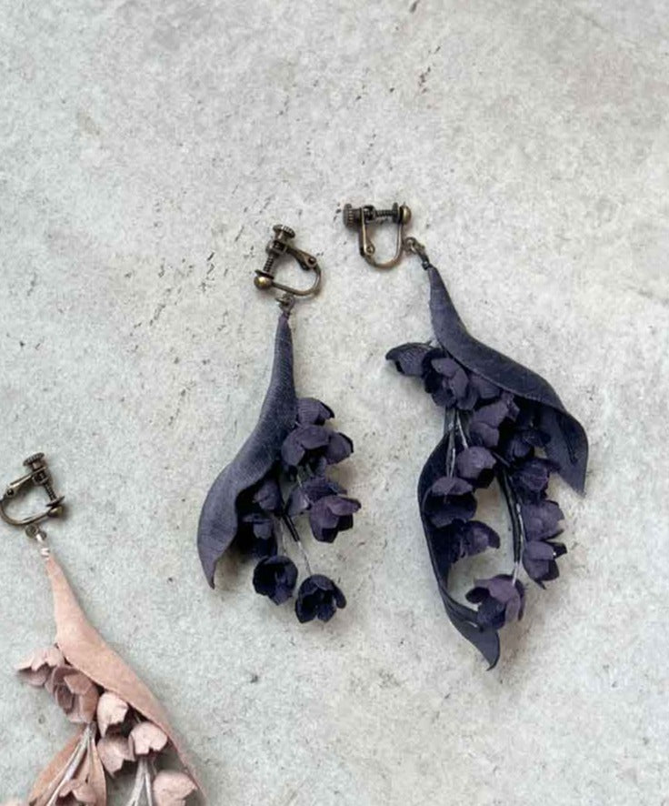 1307-E clip-on earrings