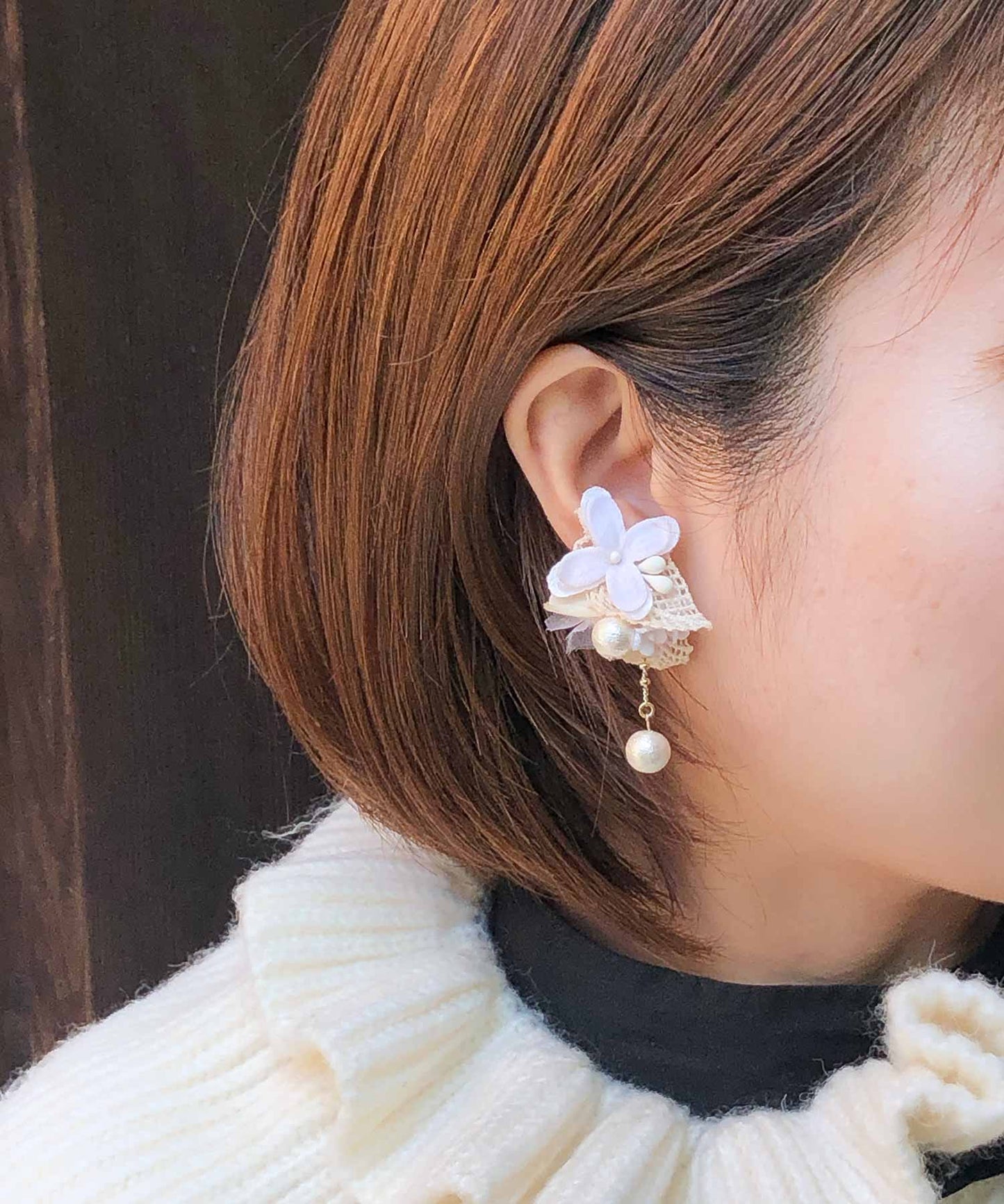 コットンパールと布花のイヤリング