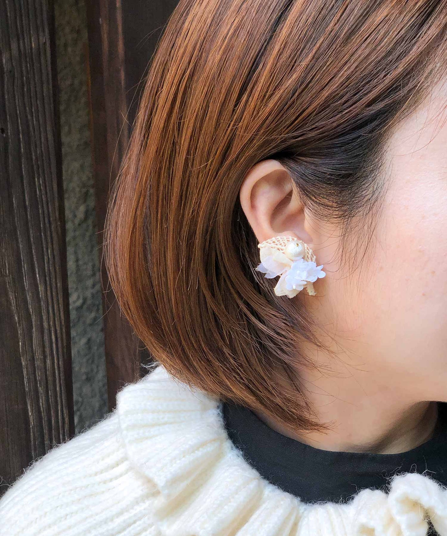 コットンパールと布花のイヤリング