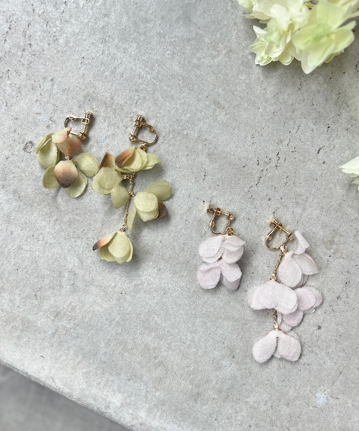 あじさいチェーンの揺れるイヤリング