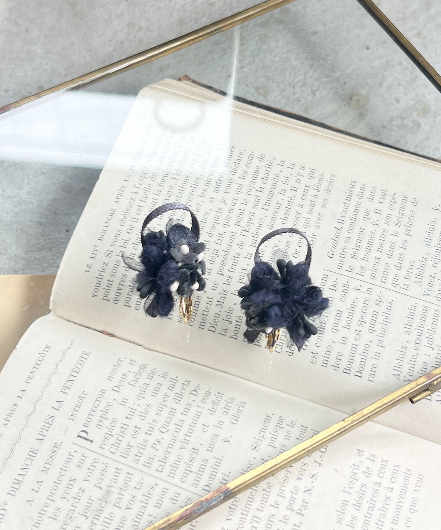 アジサイの花束ピアス/イヤリング
