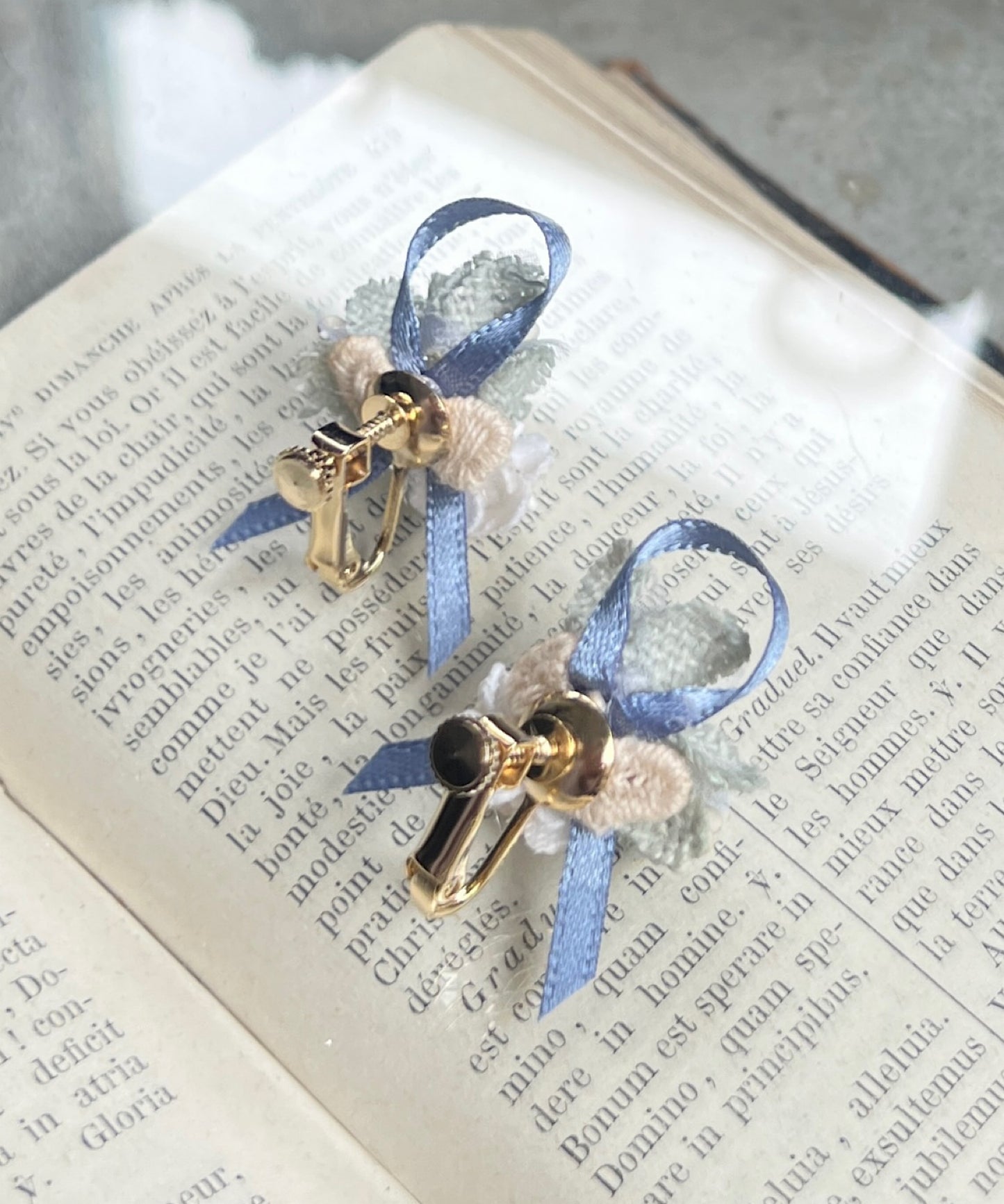 アジサイの花束ピアス/イヤリング