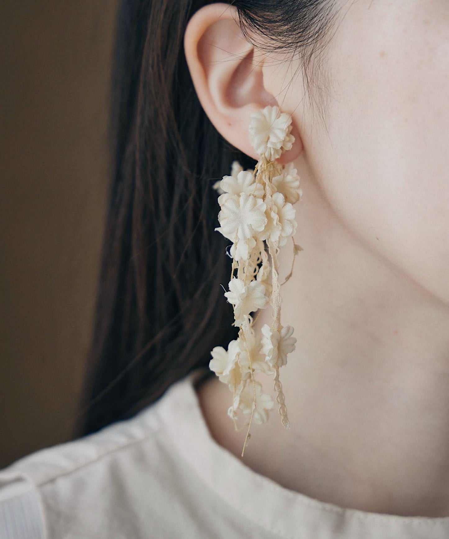 小さなお花のアシンメトリーピアス/イヤリング