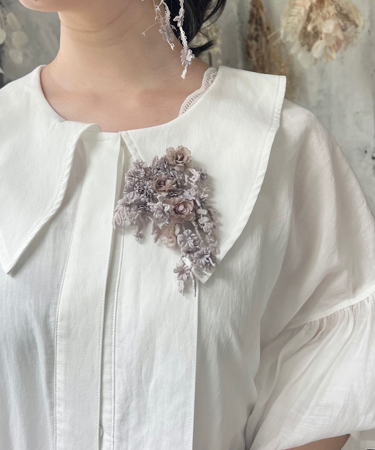 小さなお花のコサージュ