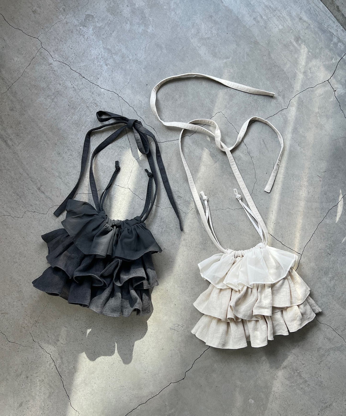 リネンウールのフリルバッグ