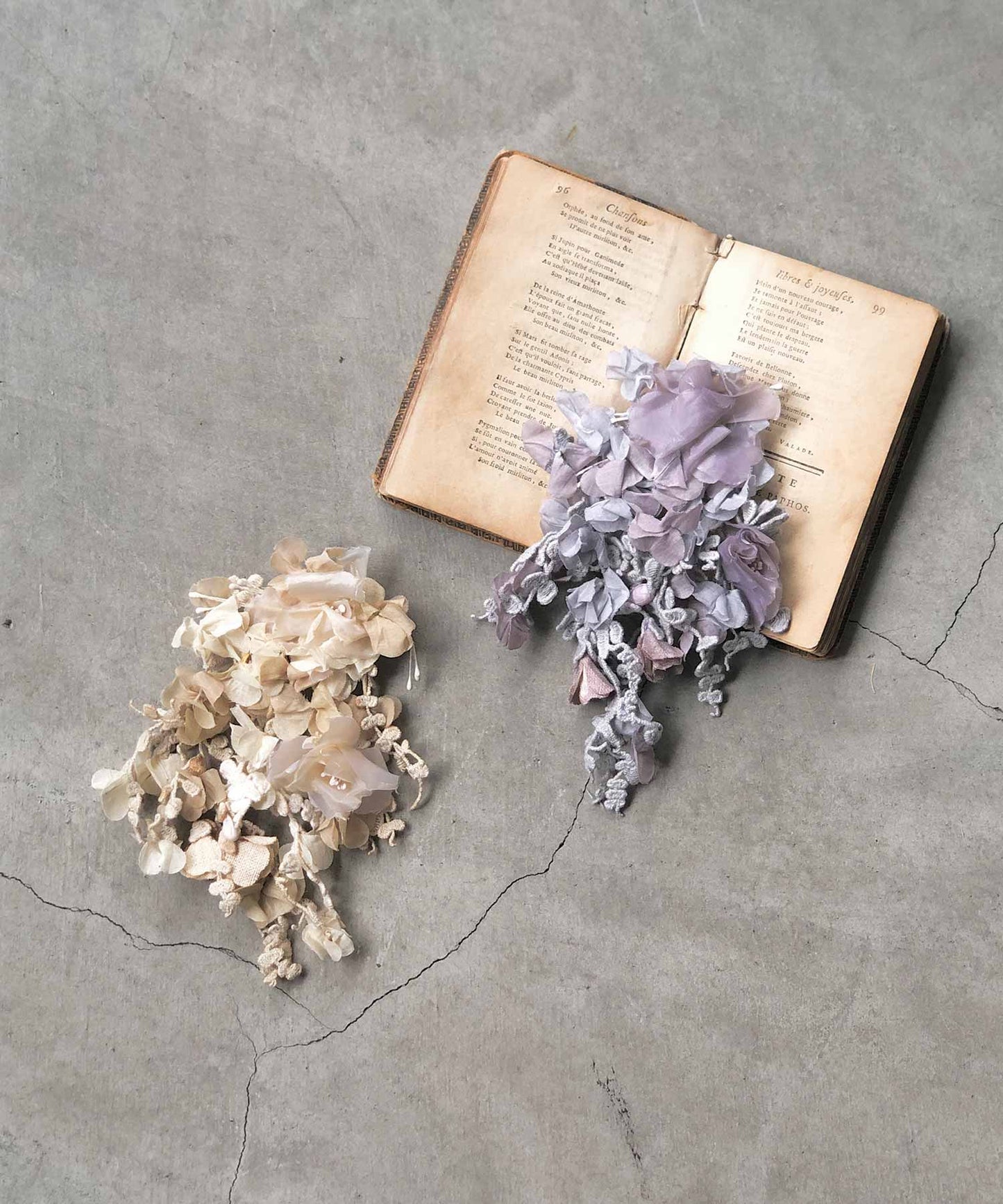 3325 corsage