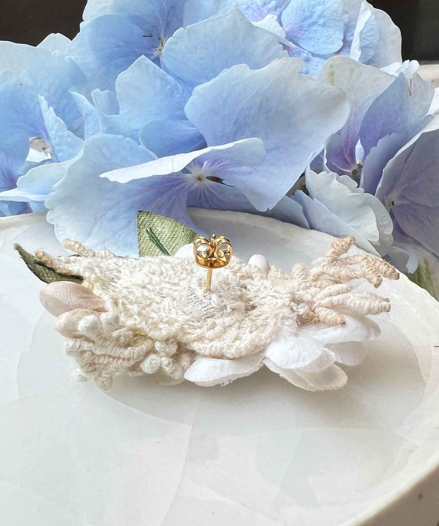 あじさいの片耳ピアス