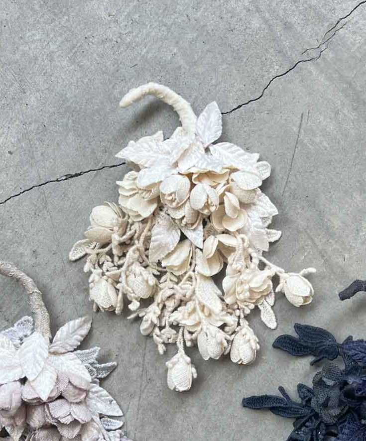 2480 corsage