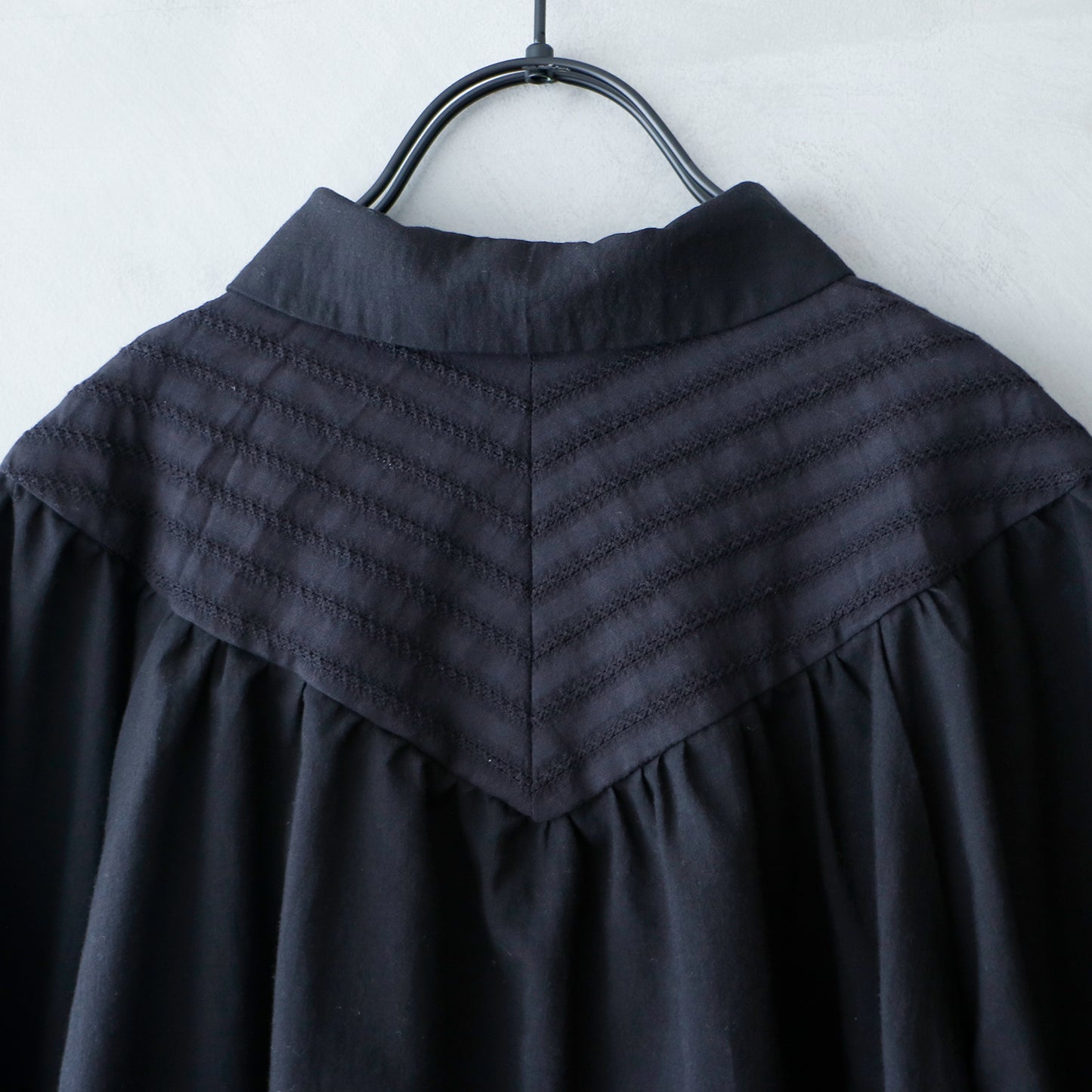 【MAGALI】ブリージー・コットンシルク・レースヨークブラウス