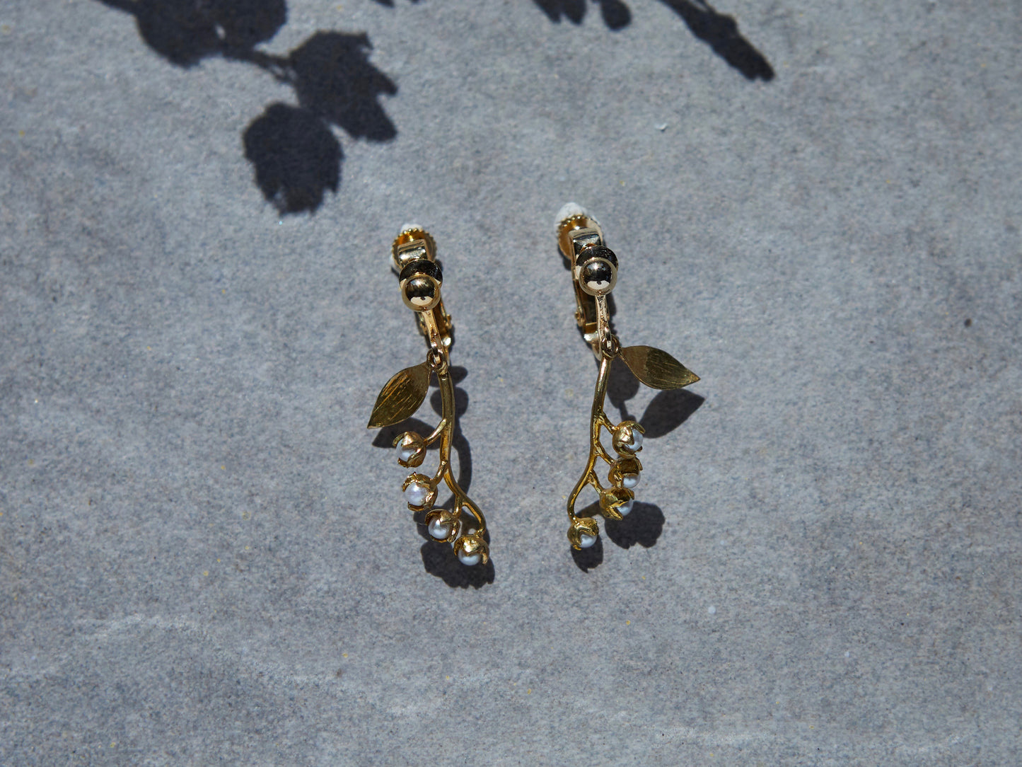 1033-E clip-on earrings