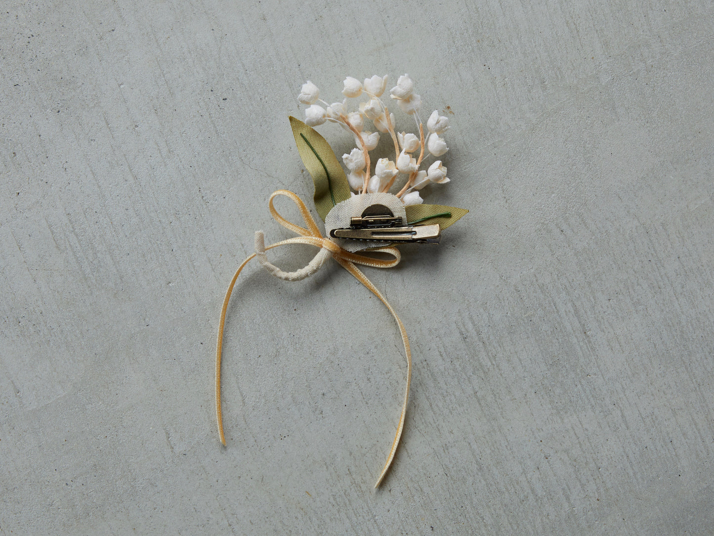 1305 corsage