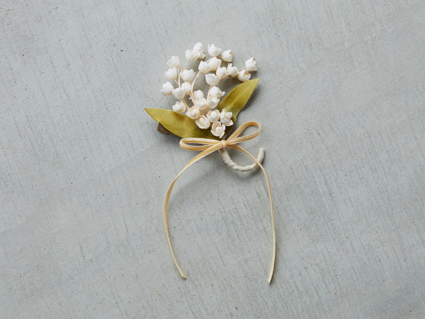 1305 corsage