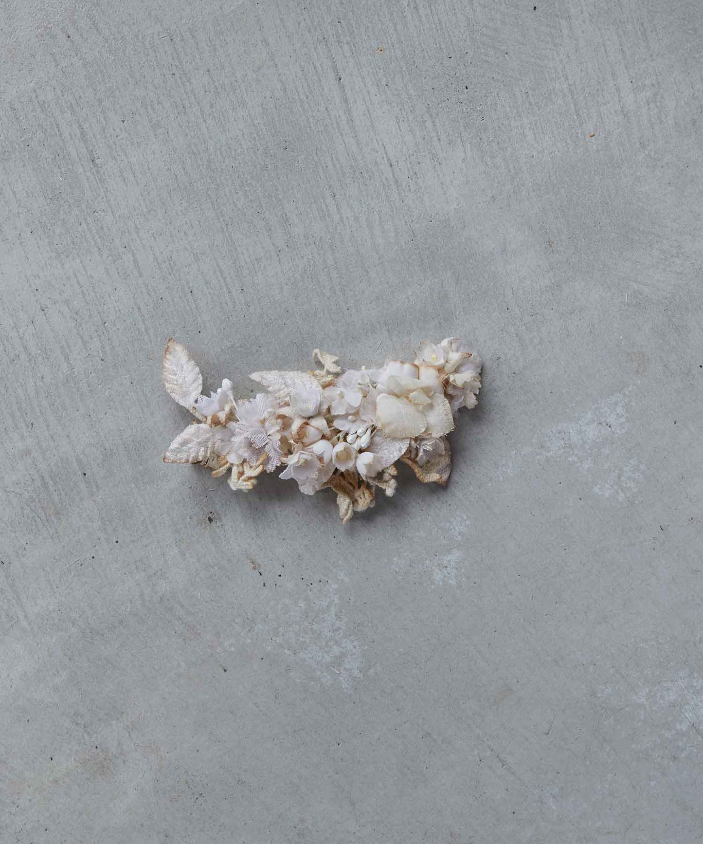 ツルリーフとお花のクリップ