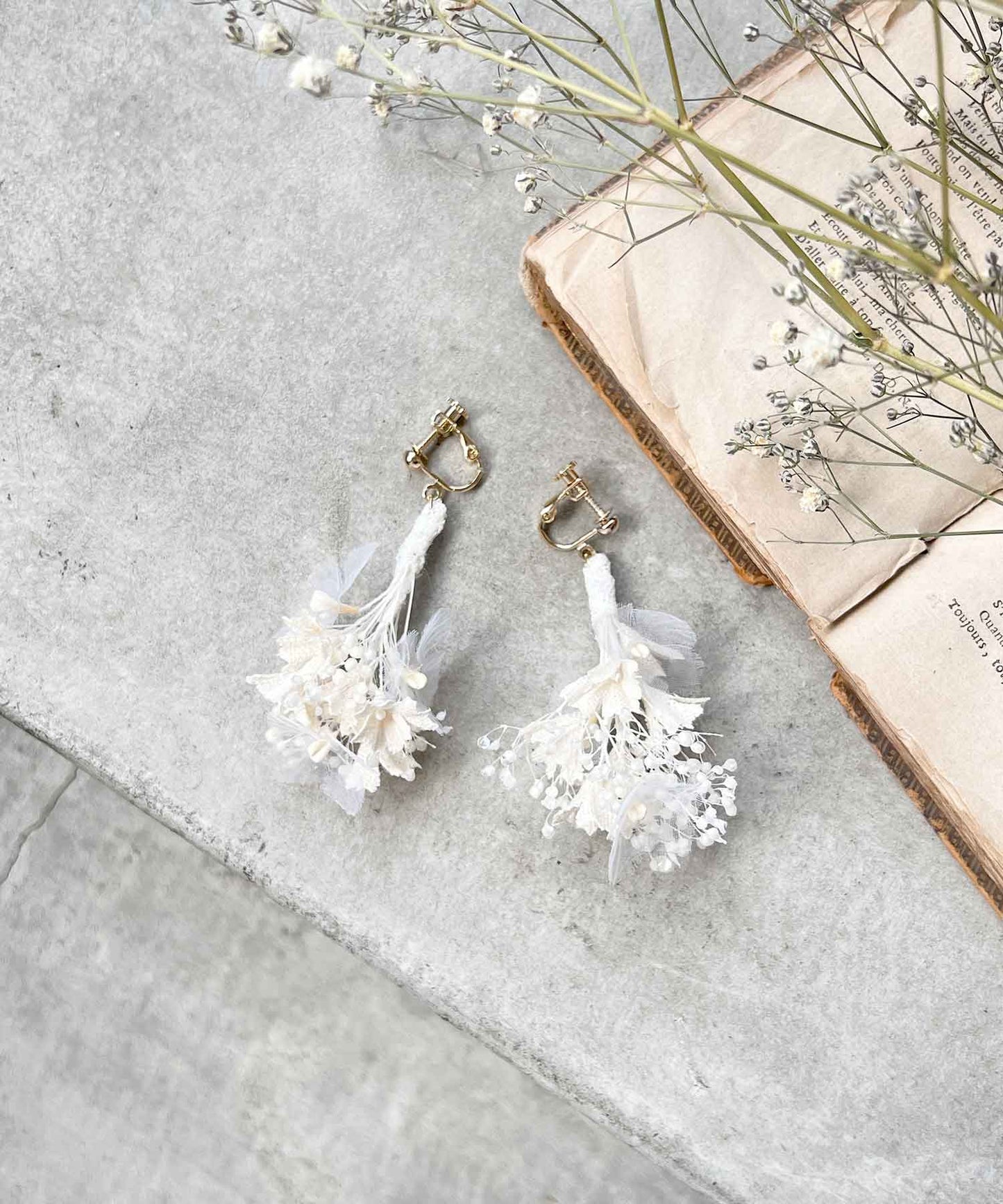 3512-E clip-on earrings