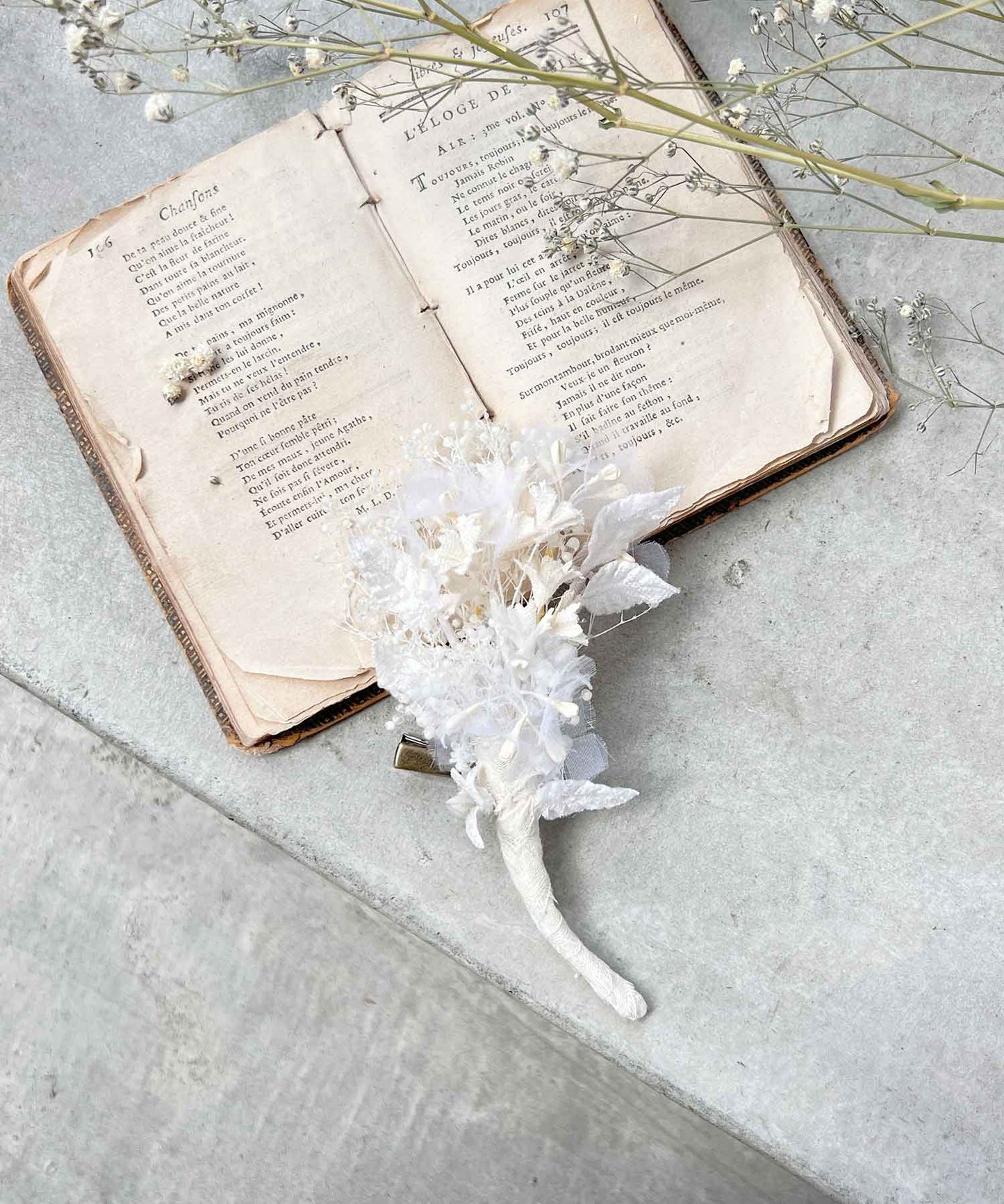 3515 corsage