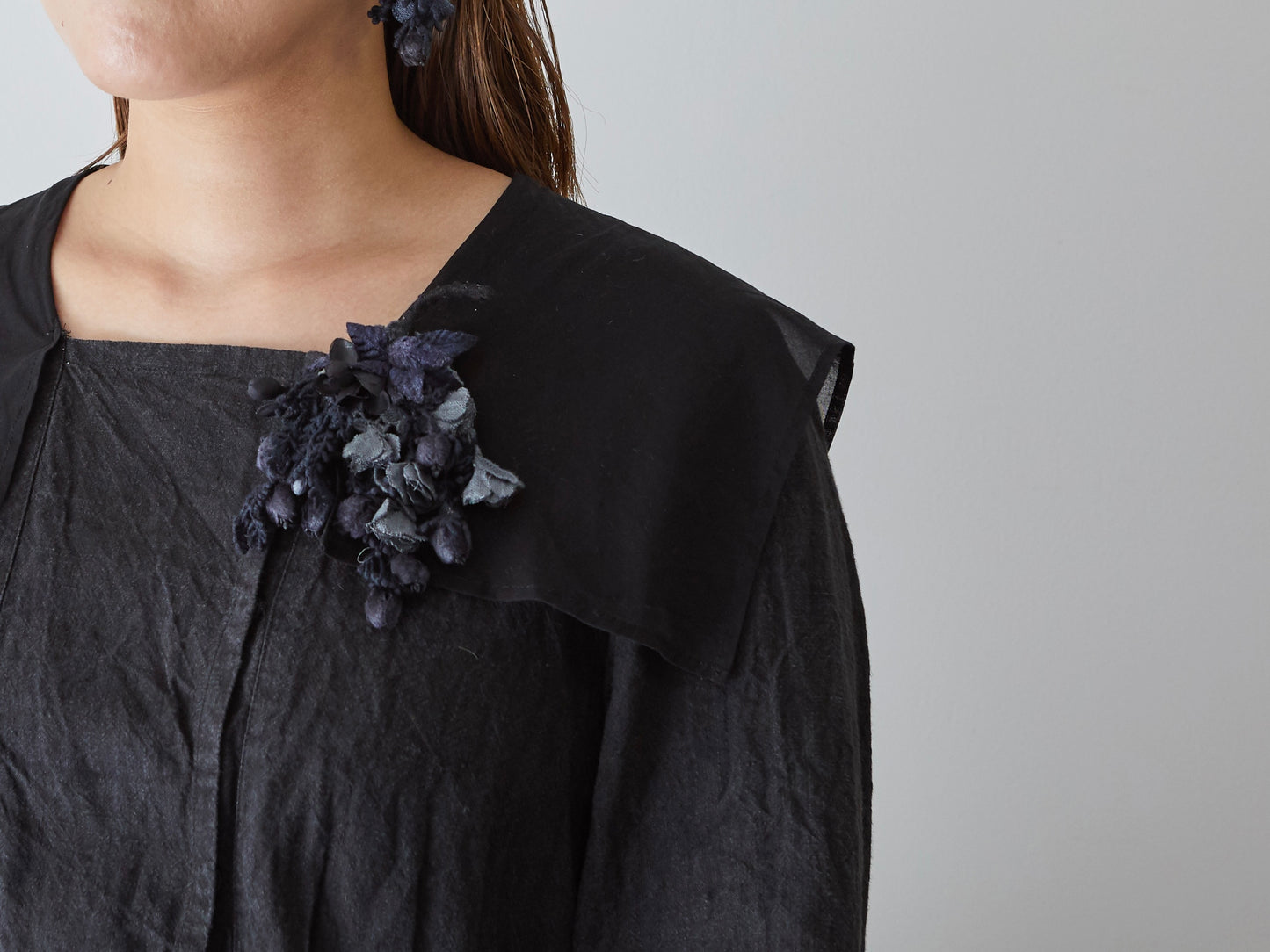 2485 corsage