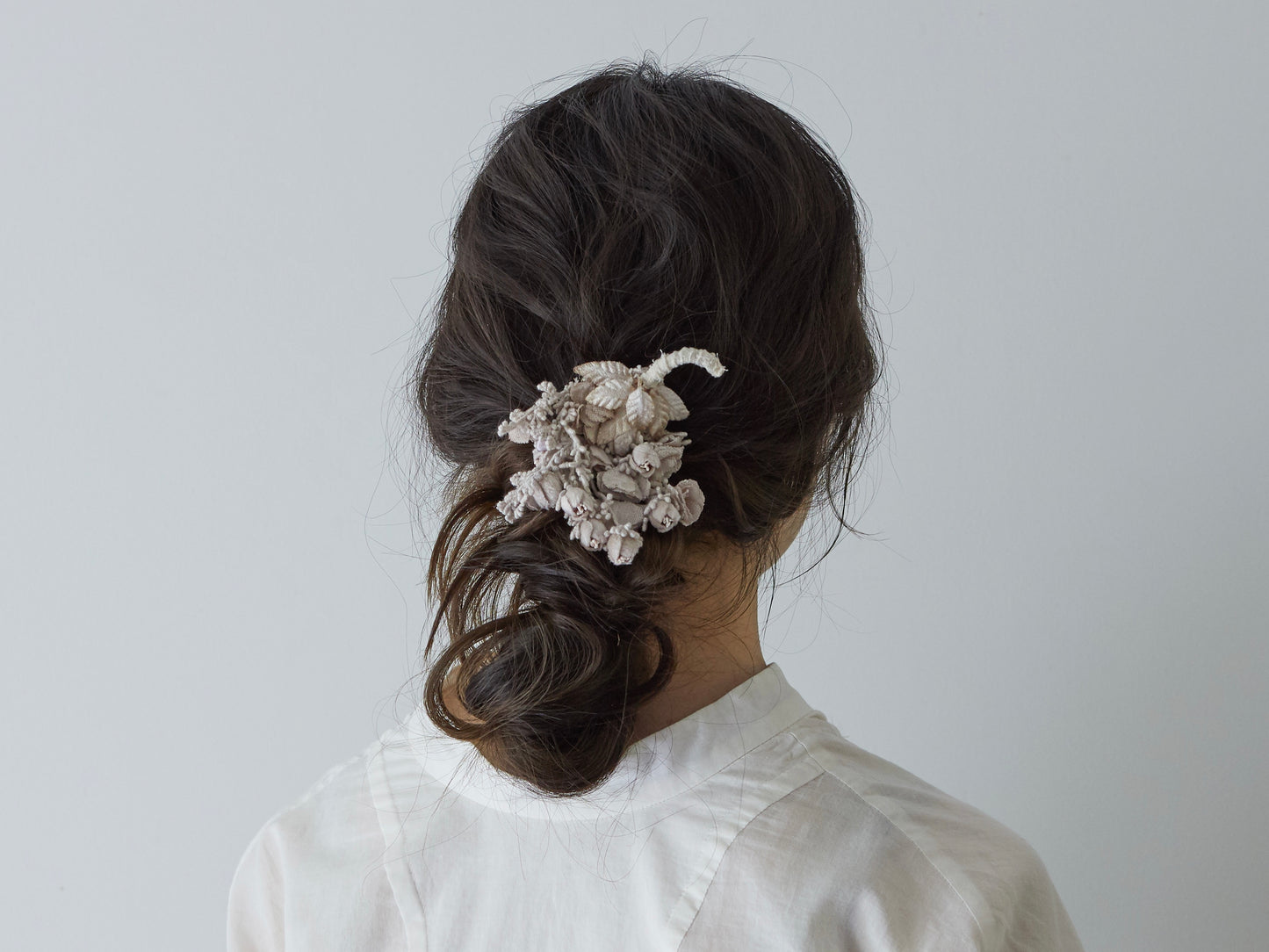 2485 corsage