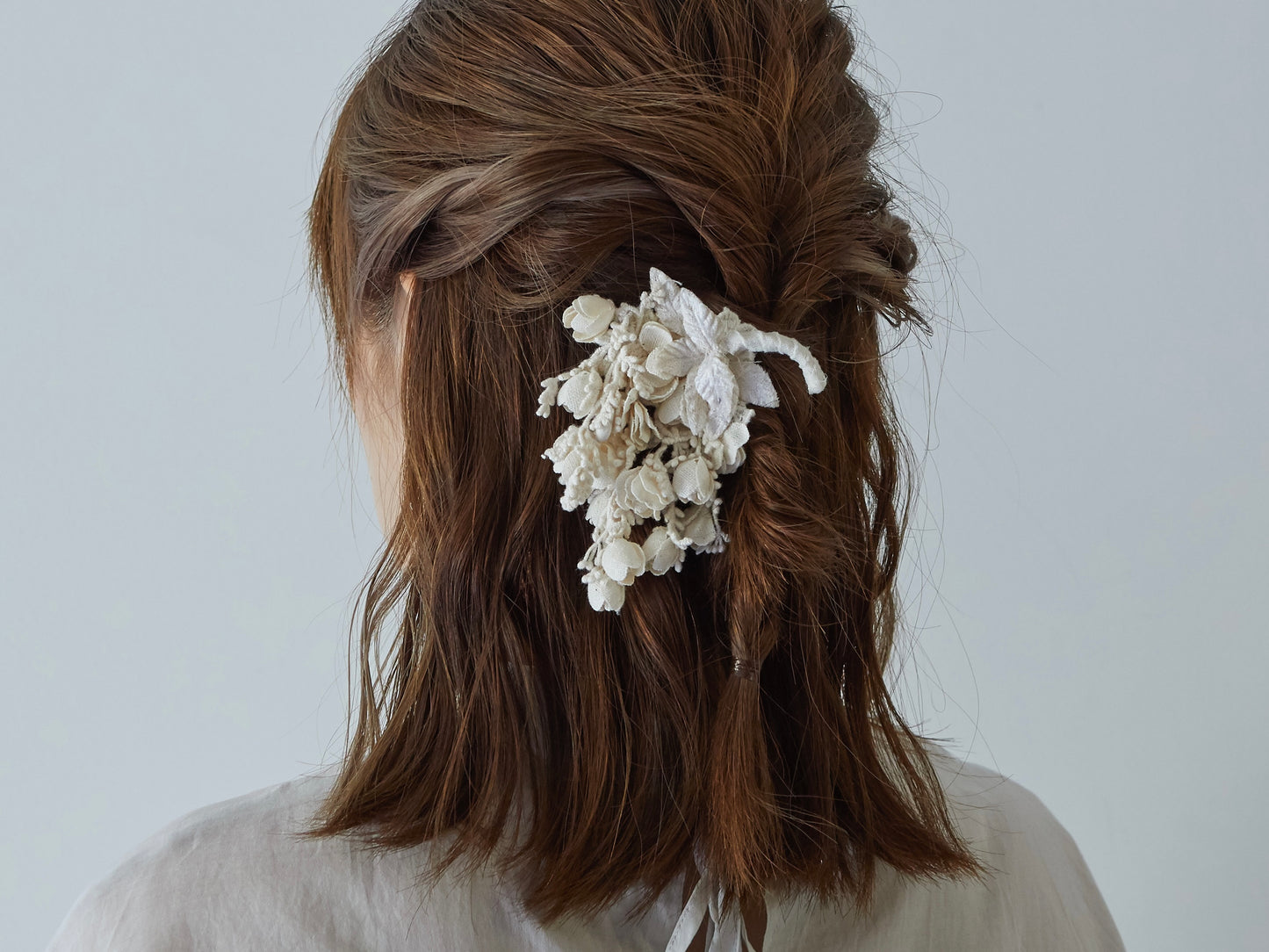 2485 corsage