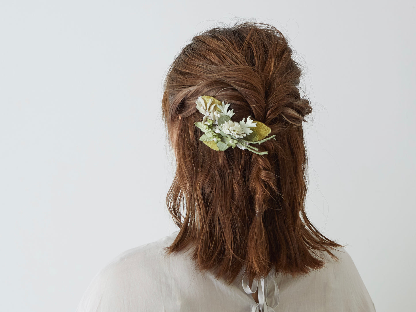 シロツメクサとリーフのヘアクリップ