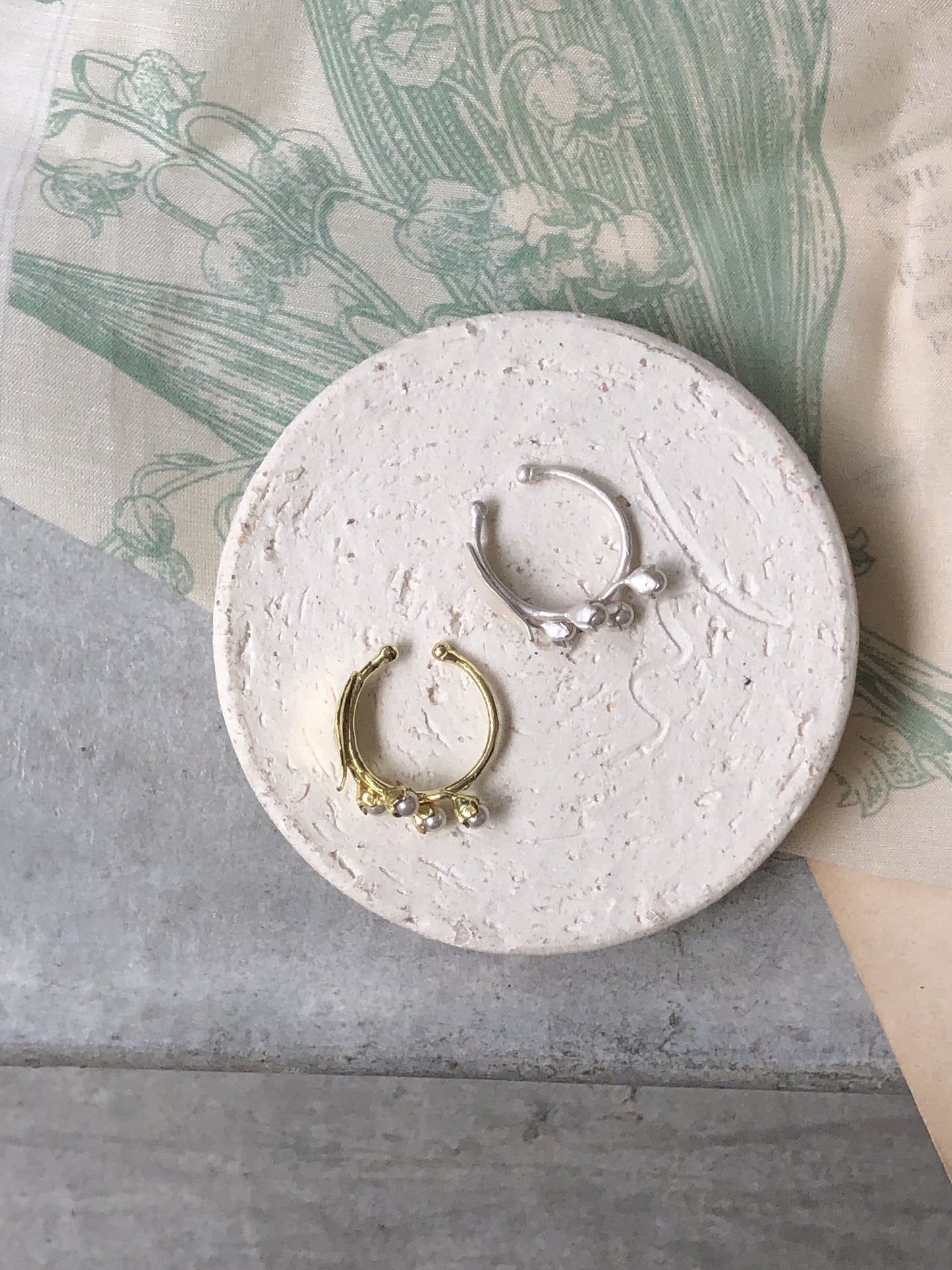 3372 earcuff
