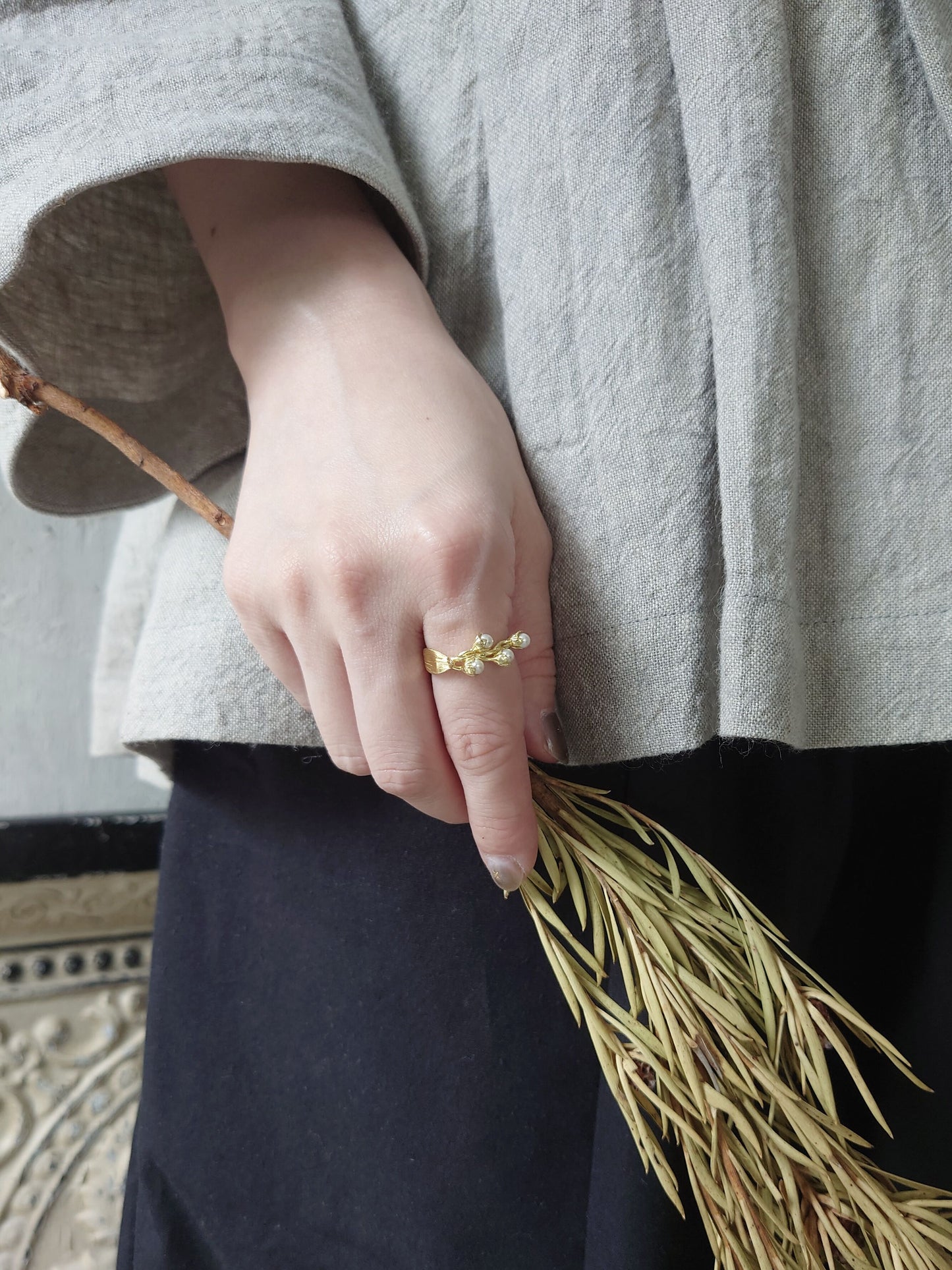 3372 earcuff