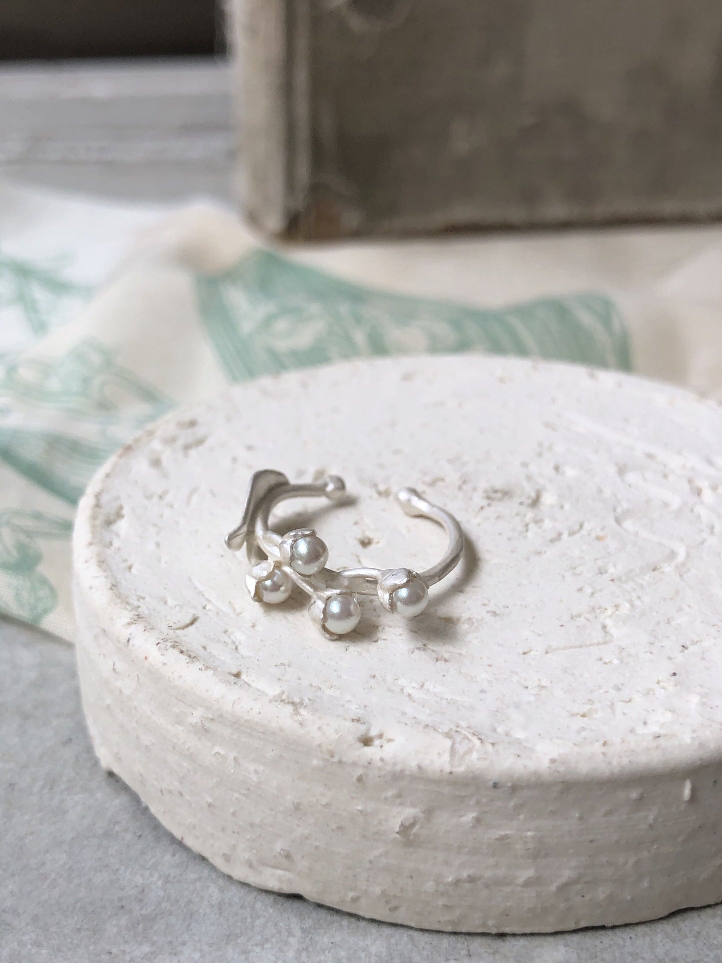 3372 earcuff