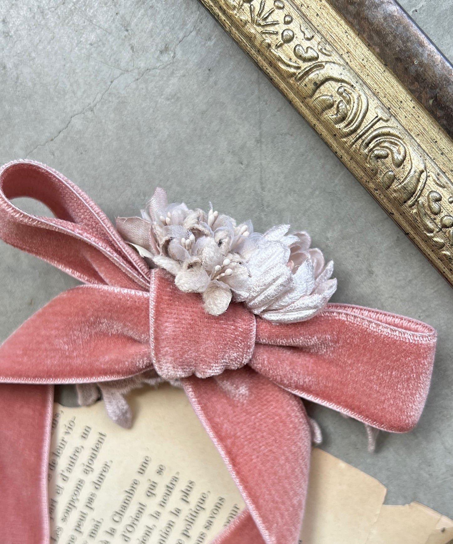 ベルベットリボンのコサージュ