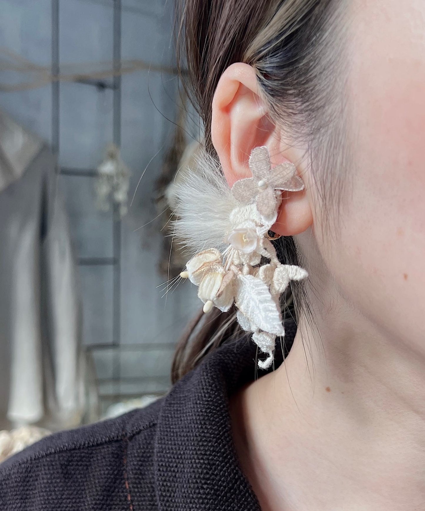 ファーとライラックのピアス/イヤリング