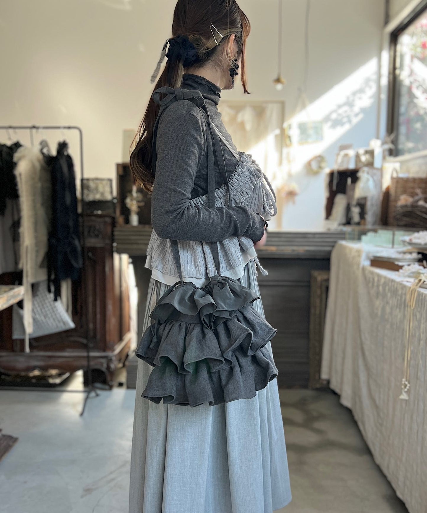 リネンウールのフリルバッグ