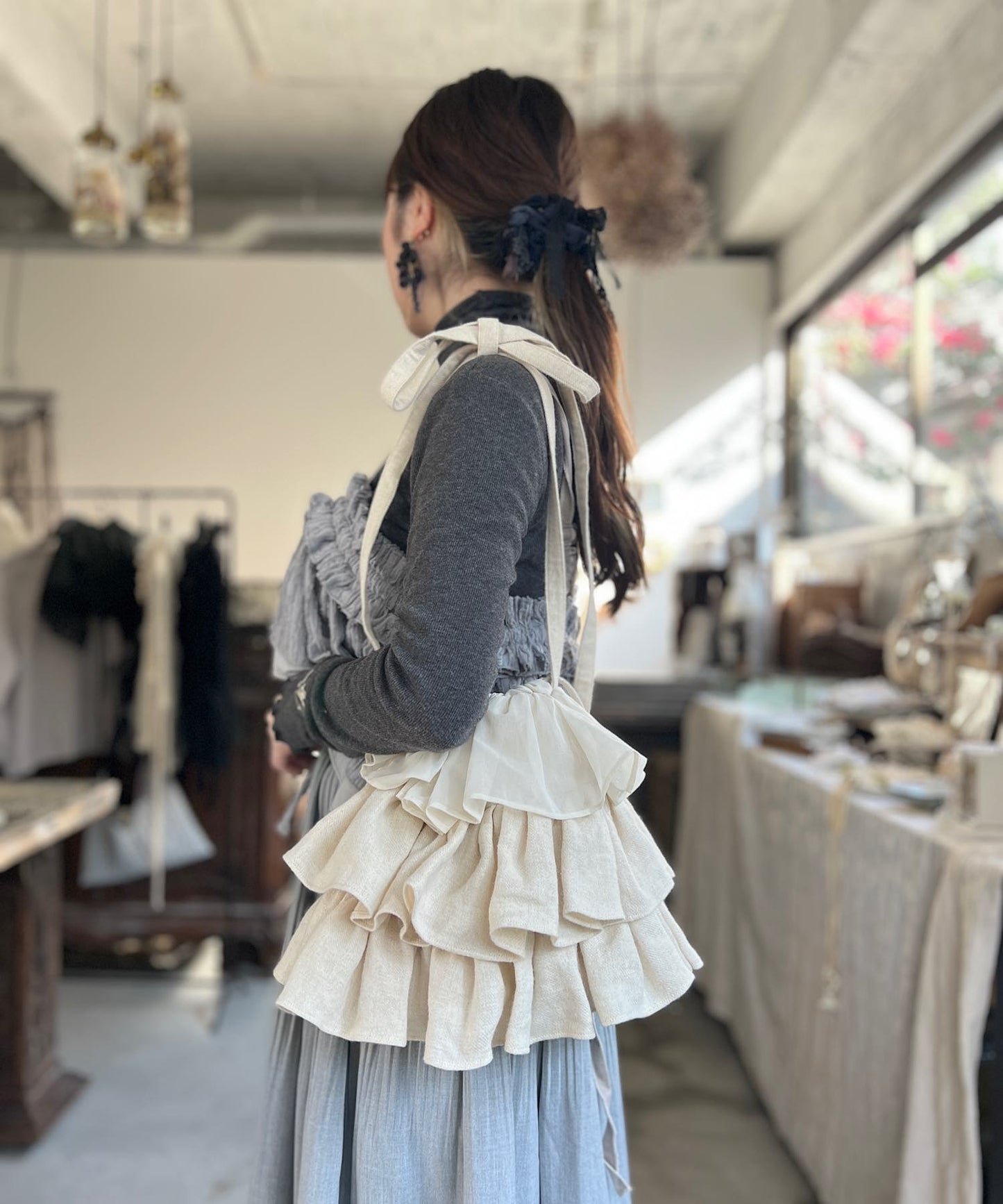 リネンウールのフリルバッグ