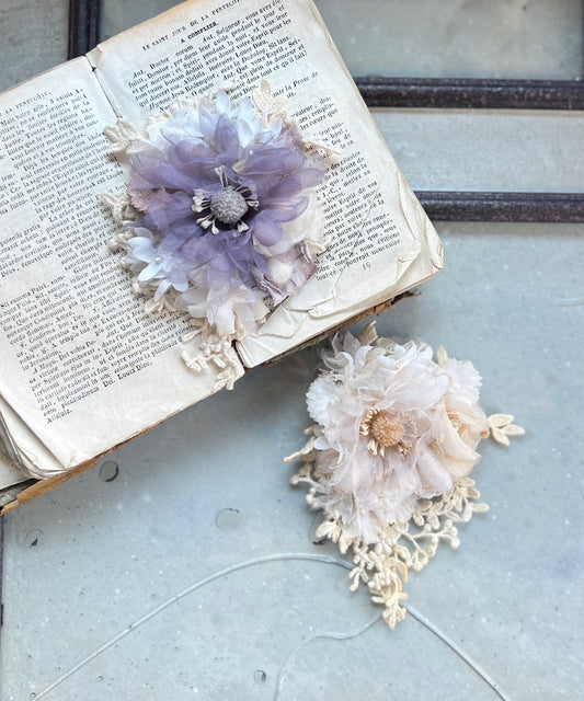 紅茶染めの大きなコサージュ