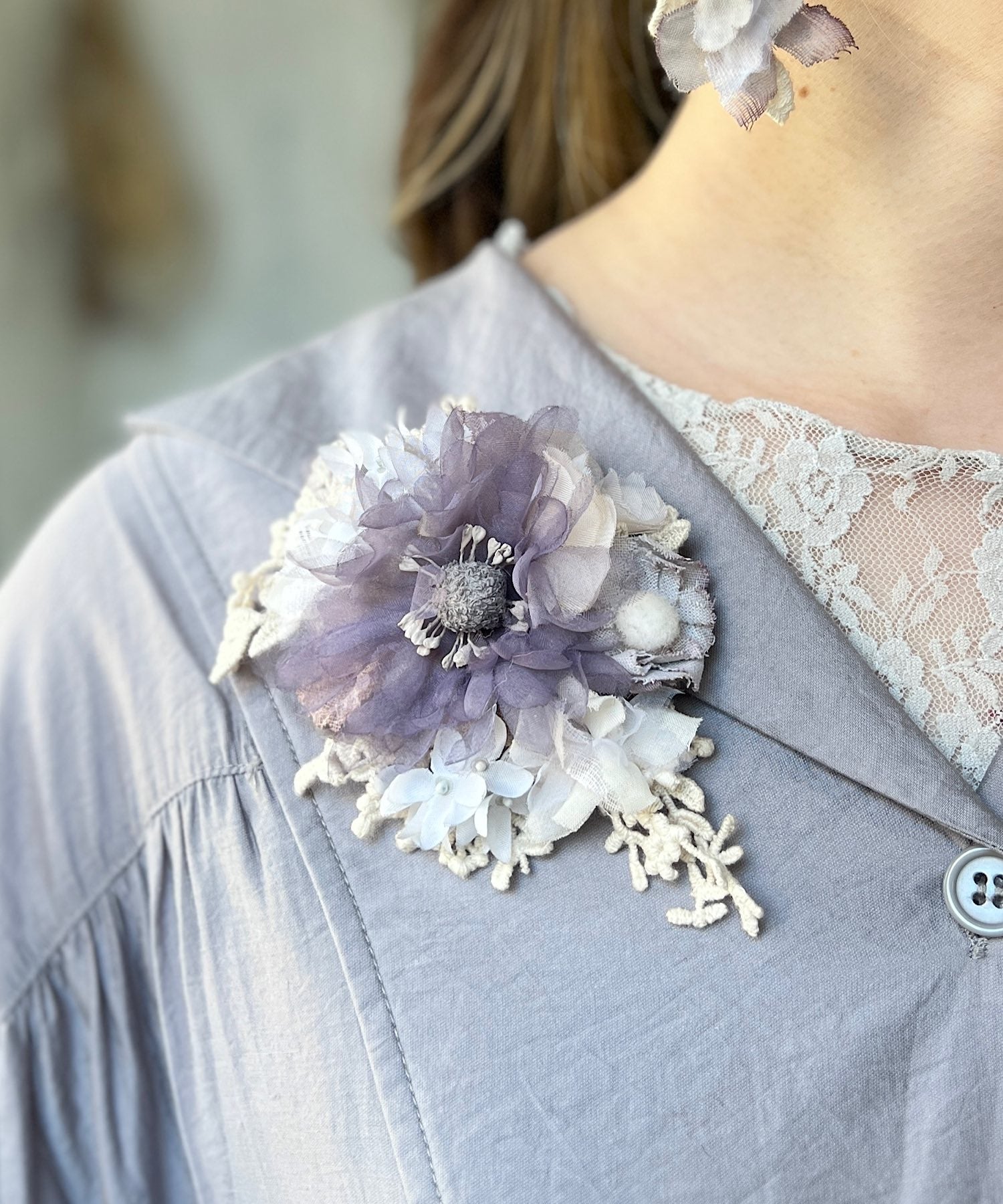 紅茶染めの大きなコサージュ – m.soeur