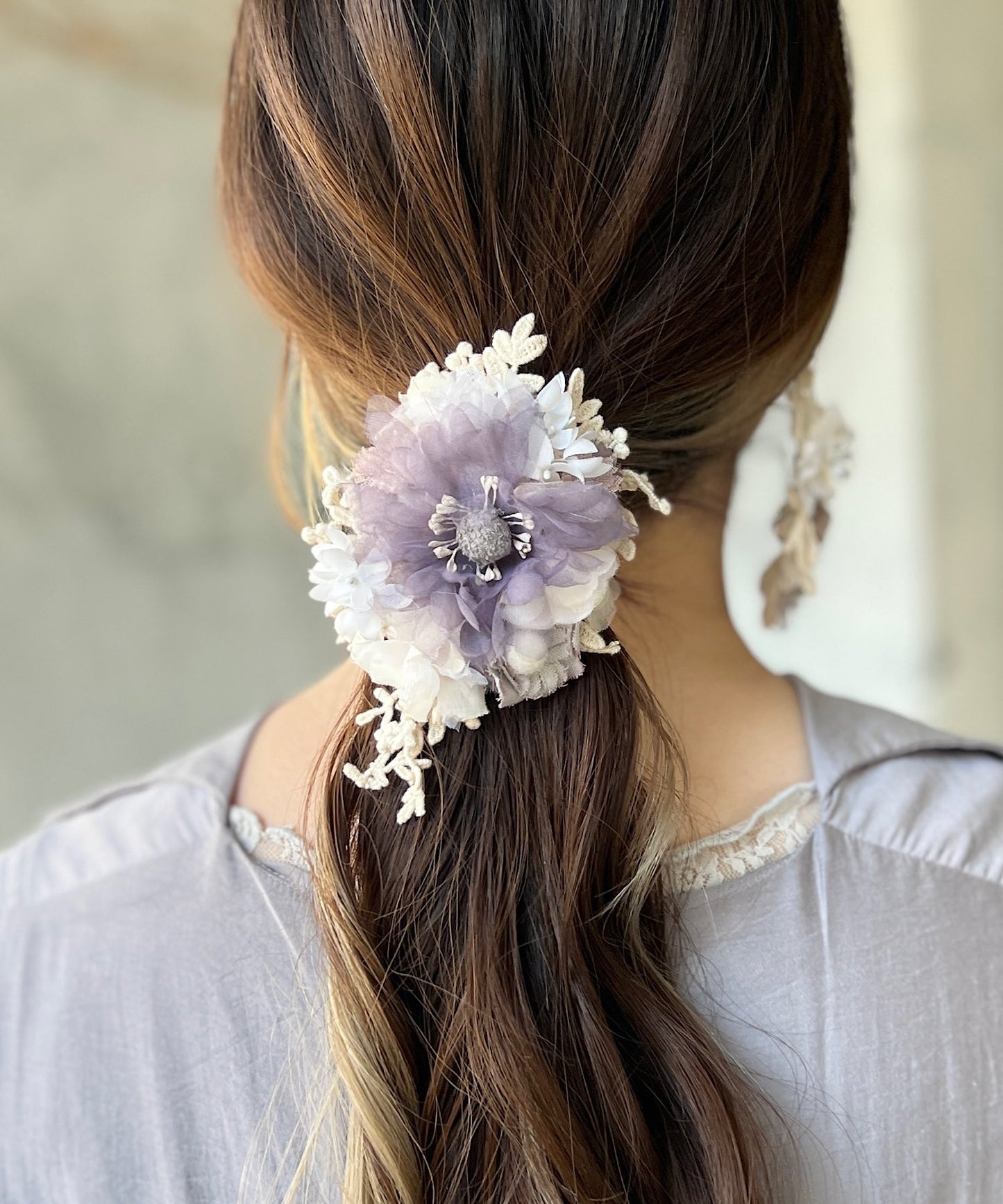 紅茶染めの大きなコサージュ