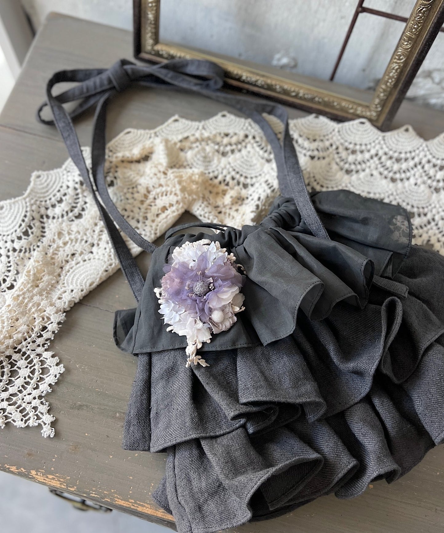 紅茶染めの大きなコサージュ