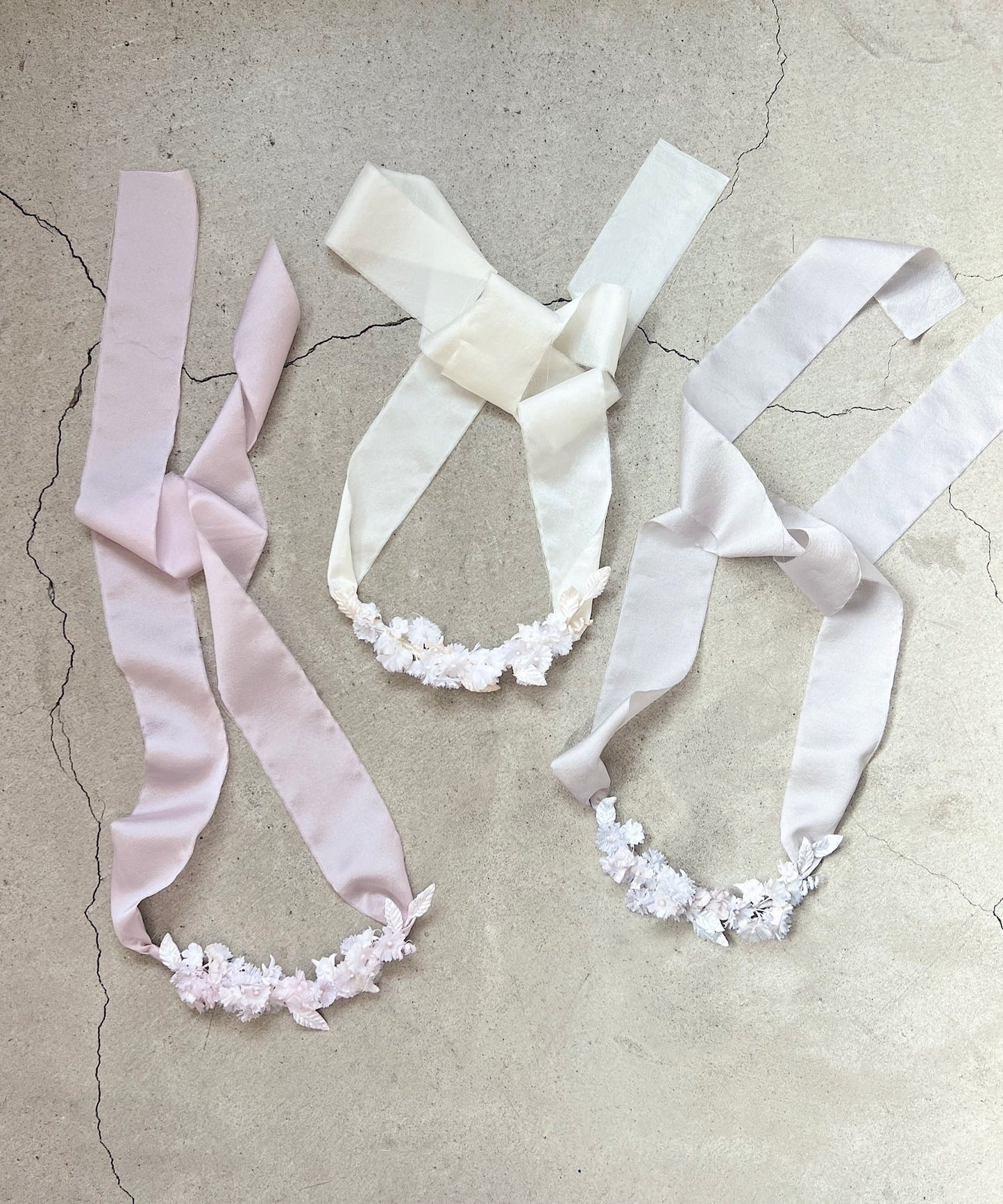 クララとサテンのネックレス