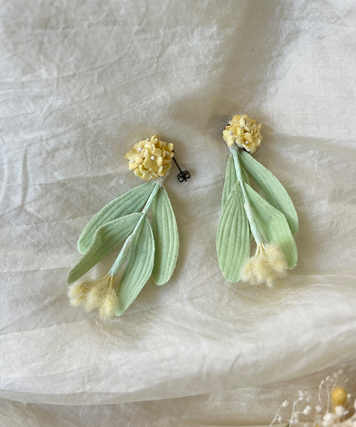 ミモザの花束ピアス/イヤリング – m.soeur