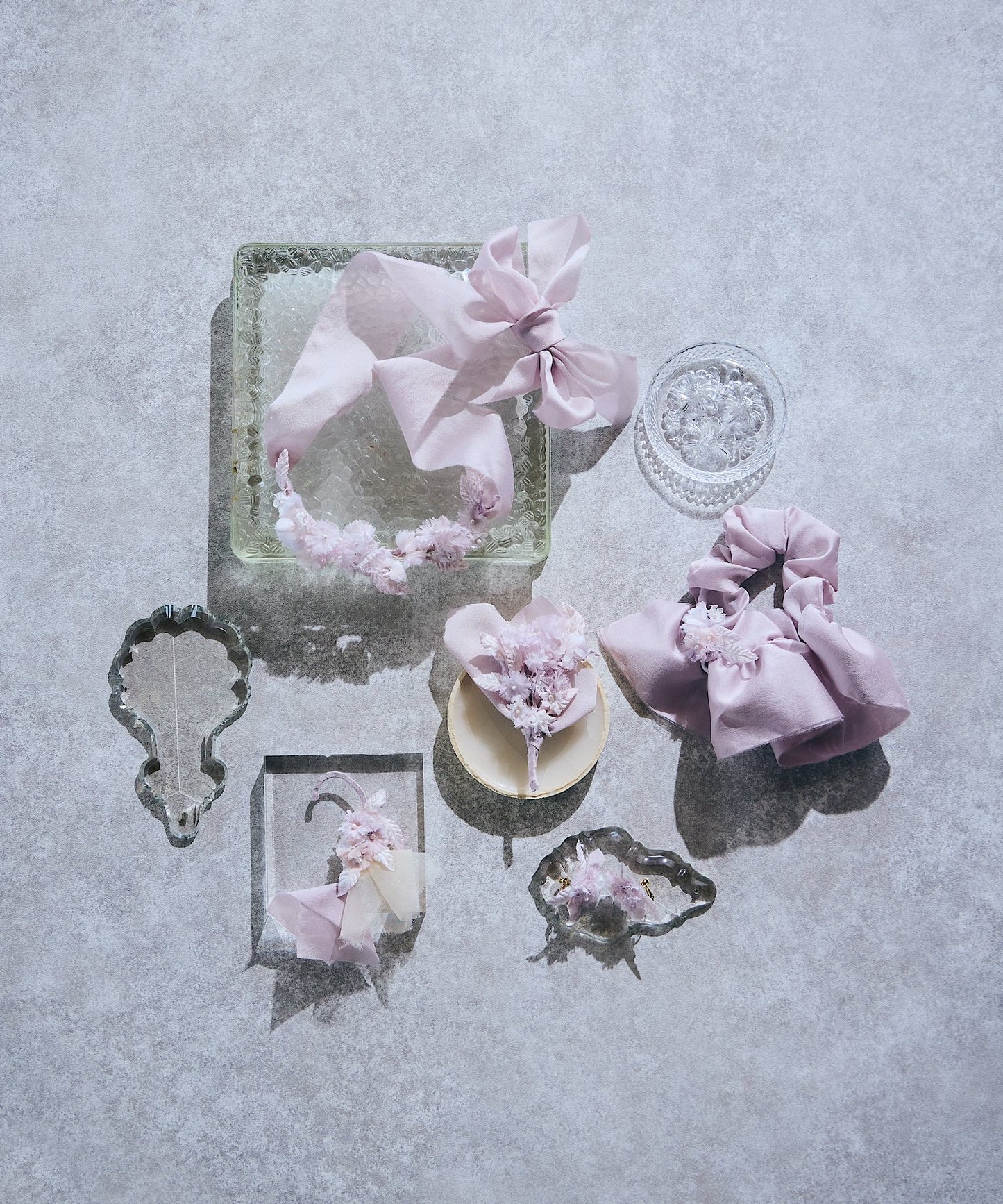 クララとサテンのコサージュ