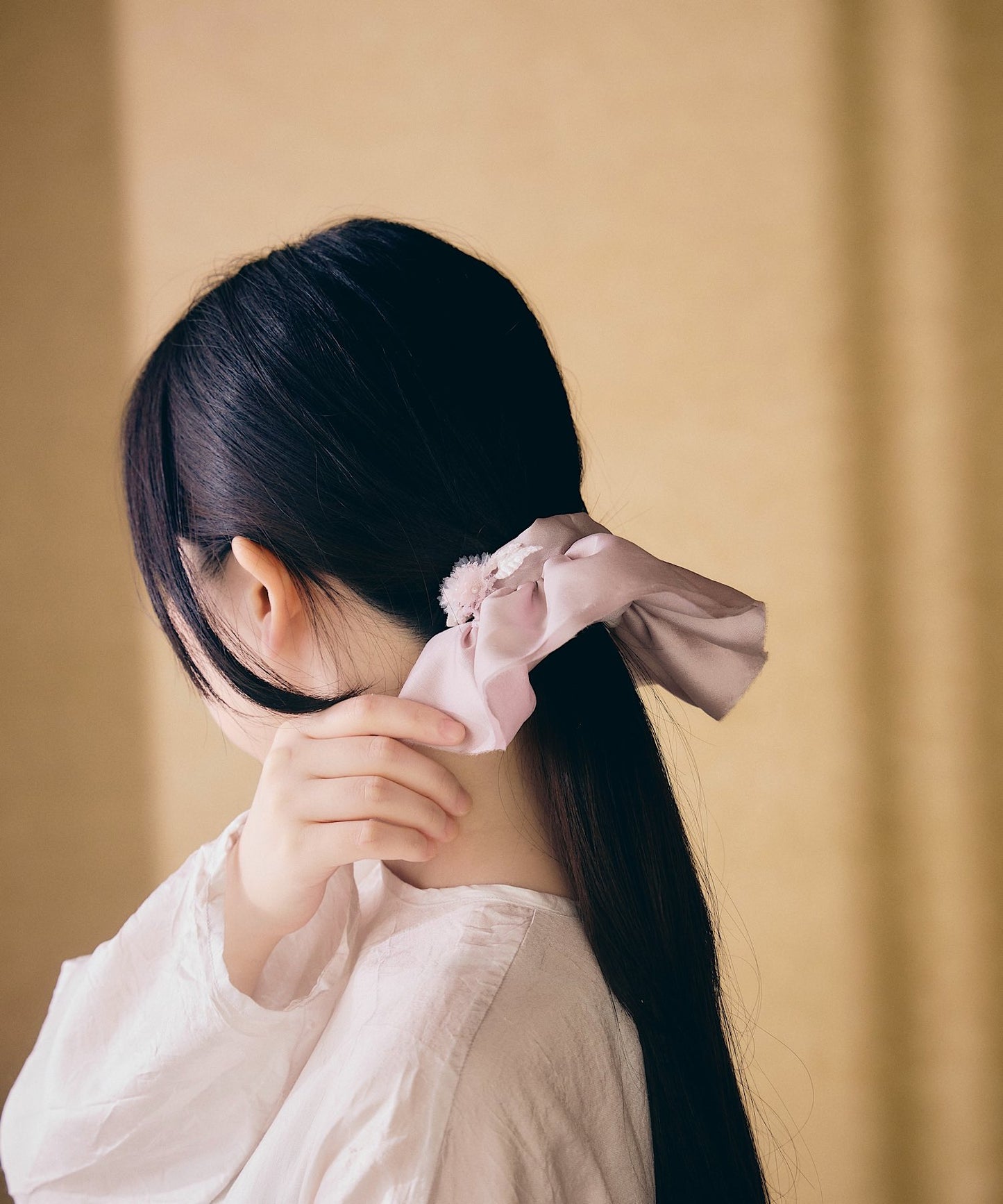 クララとサテンのシュシュ