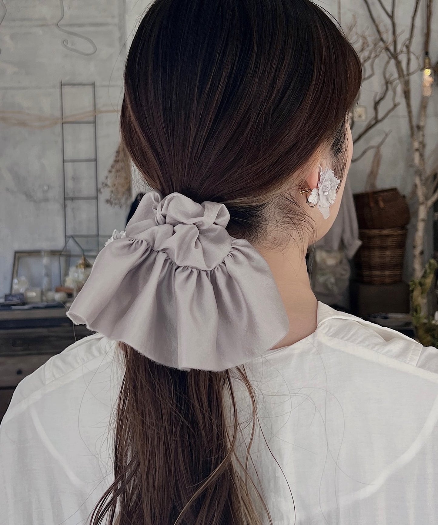 クララとサテンのシュシュ