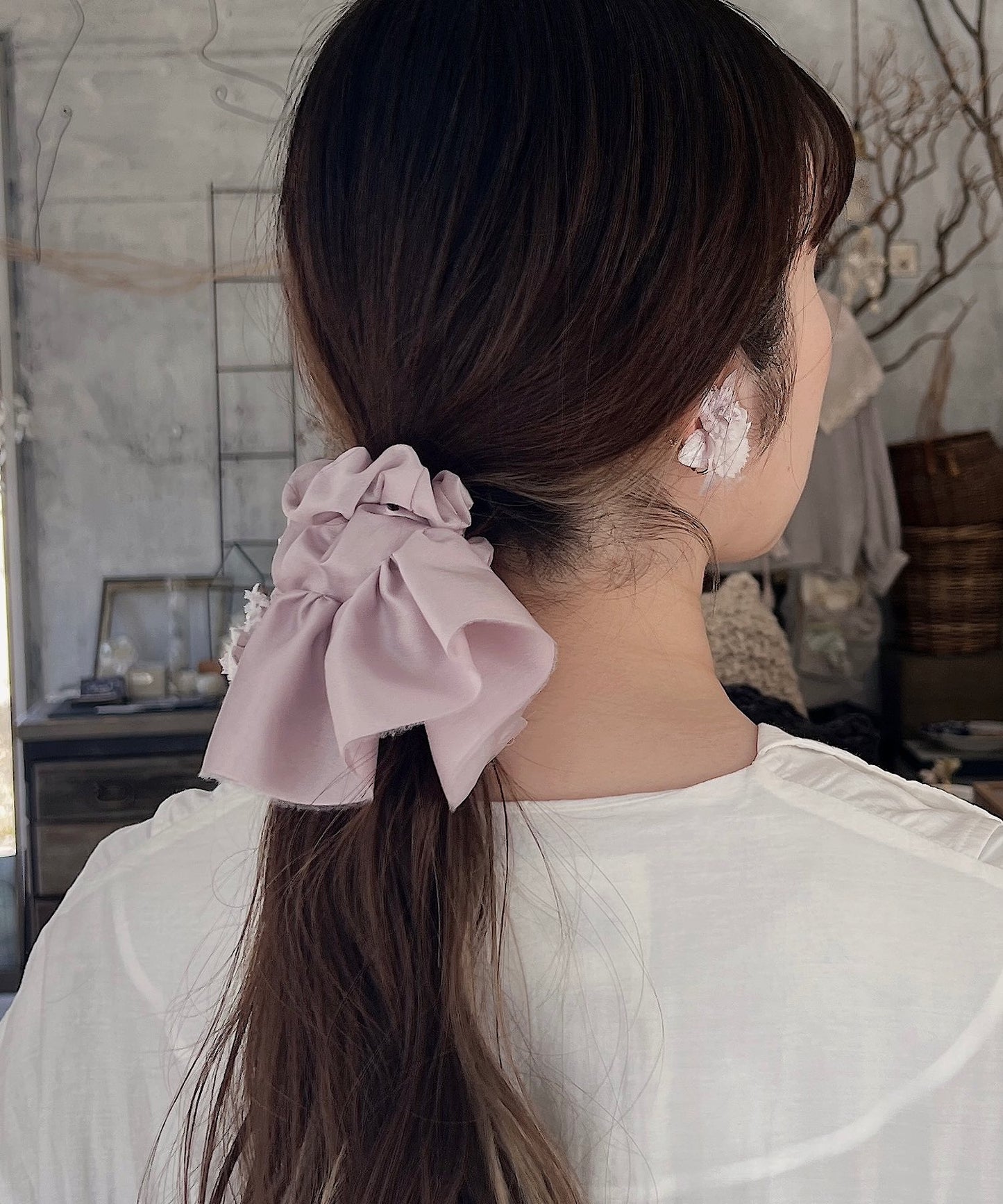 クララとサテンのシュシュ