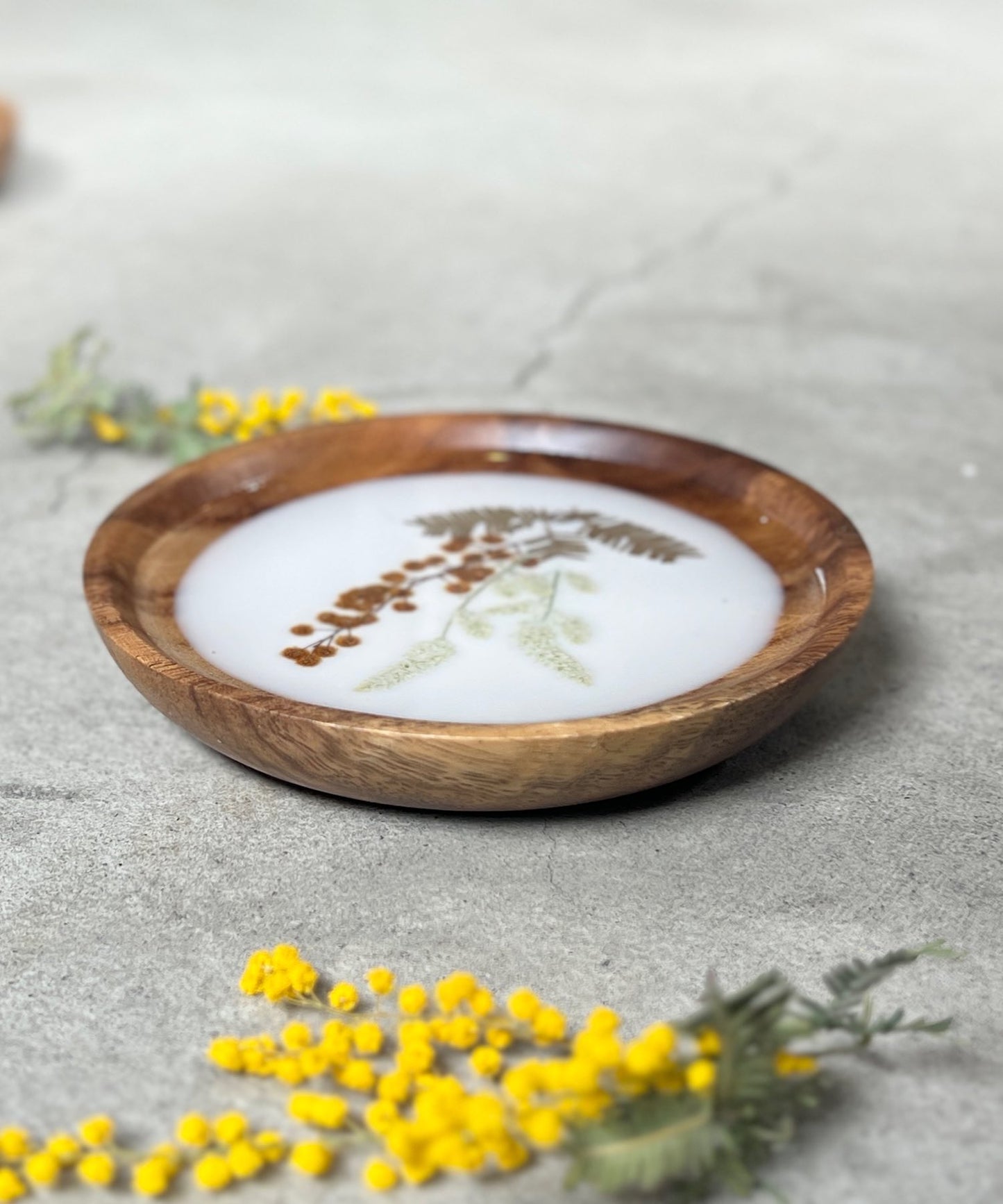 ミモザの押し花プレート " white "