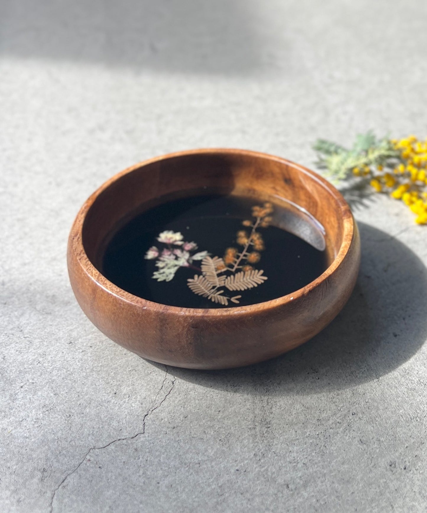 ミモザの押し花プレート " black "