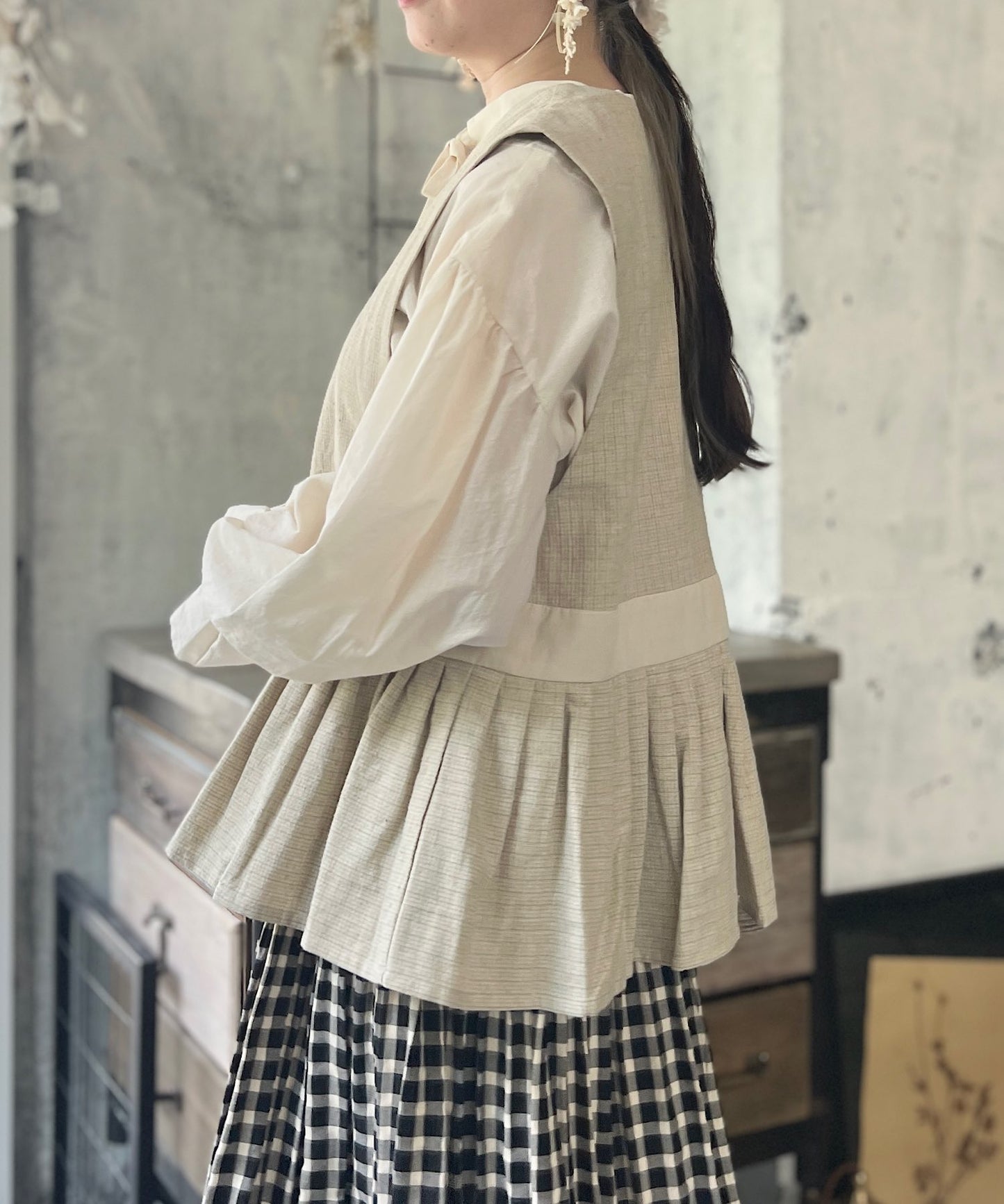 【MAGALI】コットンリネン・ピンチェック・ペザントジレ