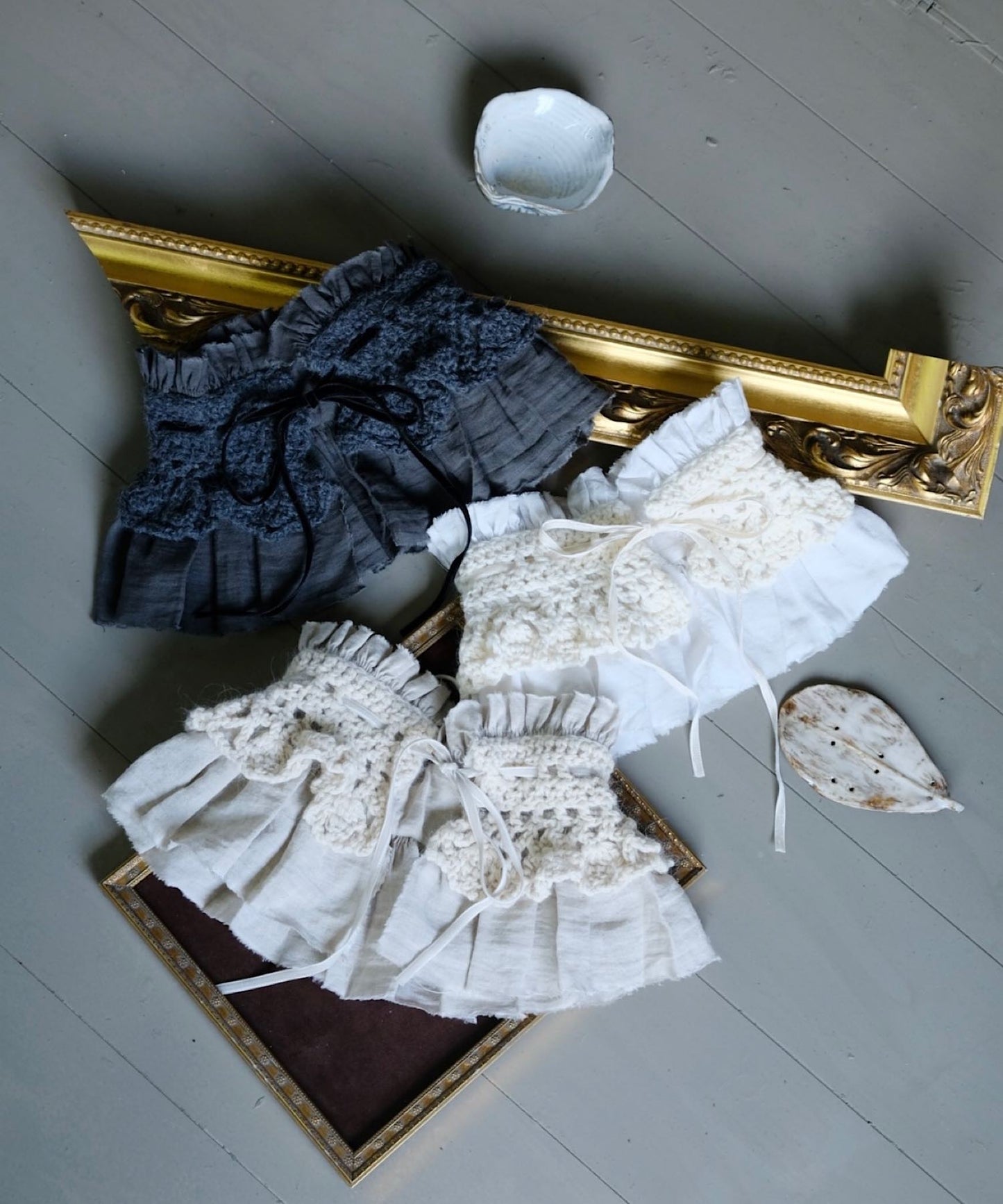 【予約販売】手編みのフリルティペット