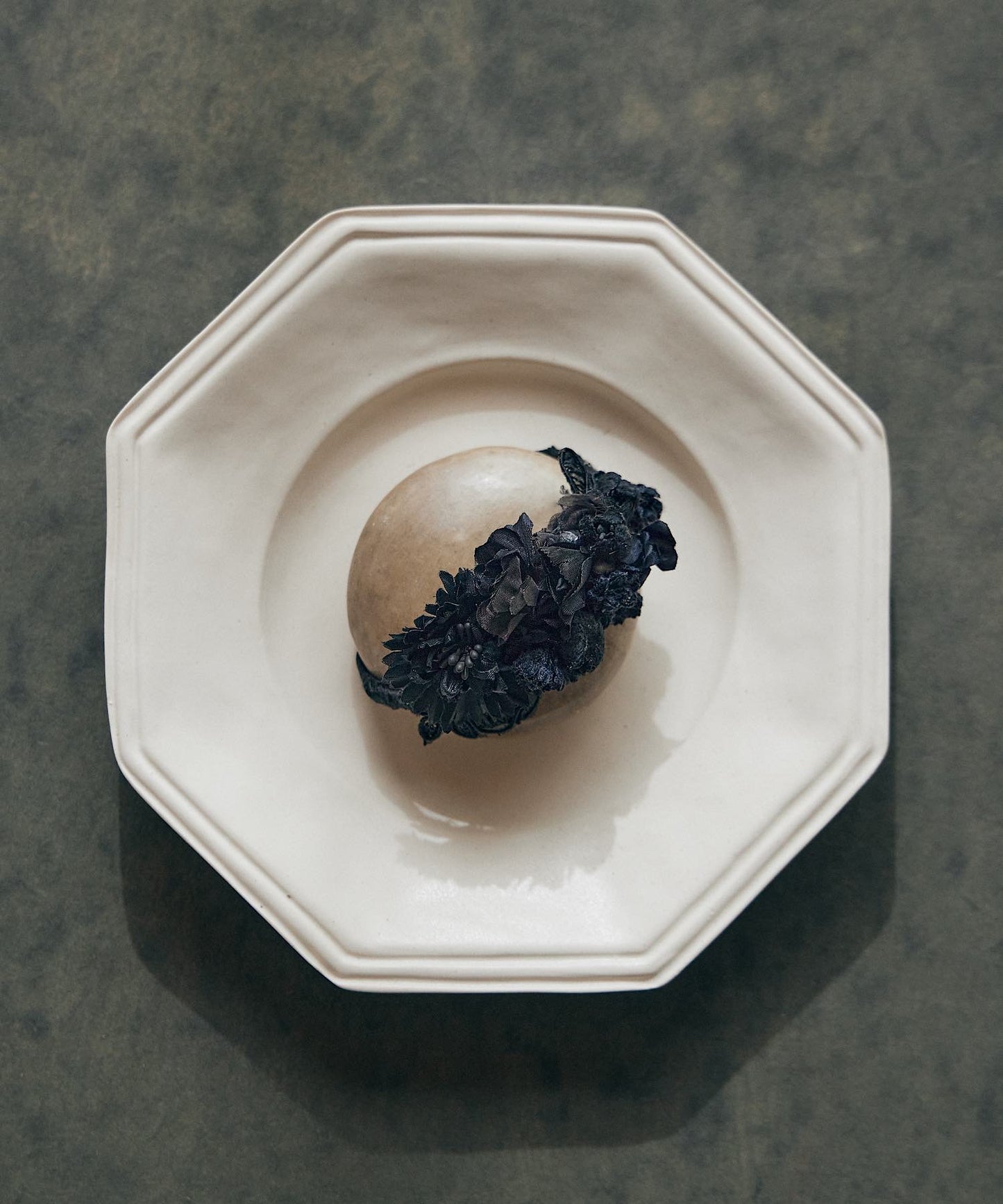 黒いお花のバングル