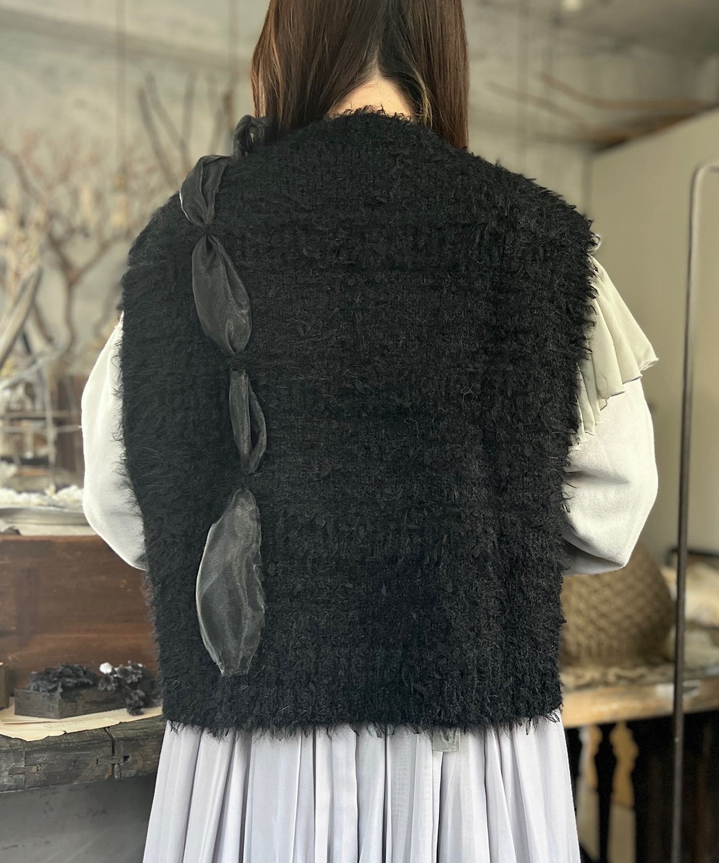 お花モチーフとリボンヤーンのニットベスト