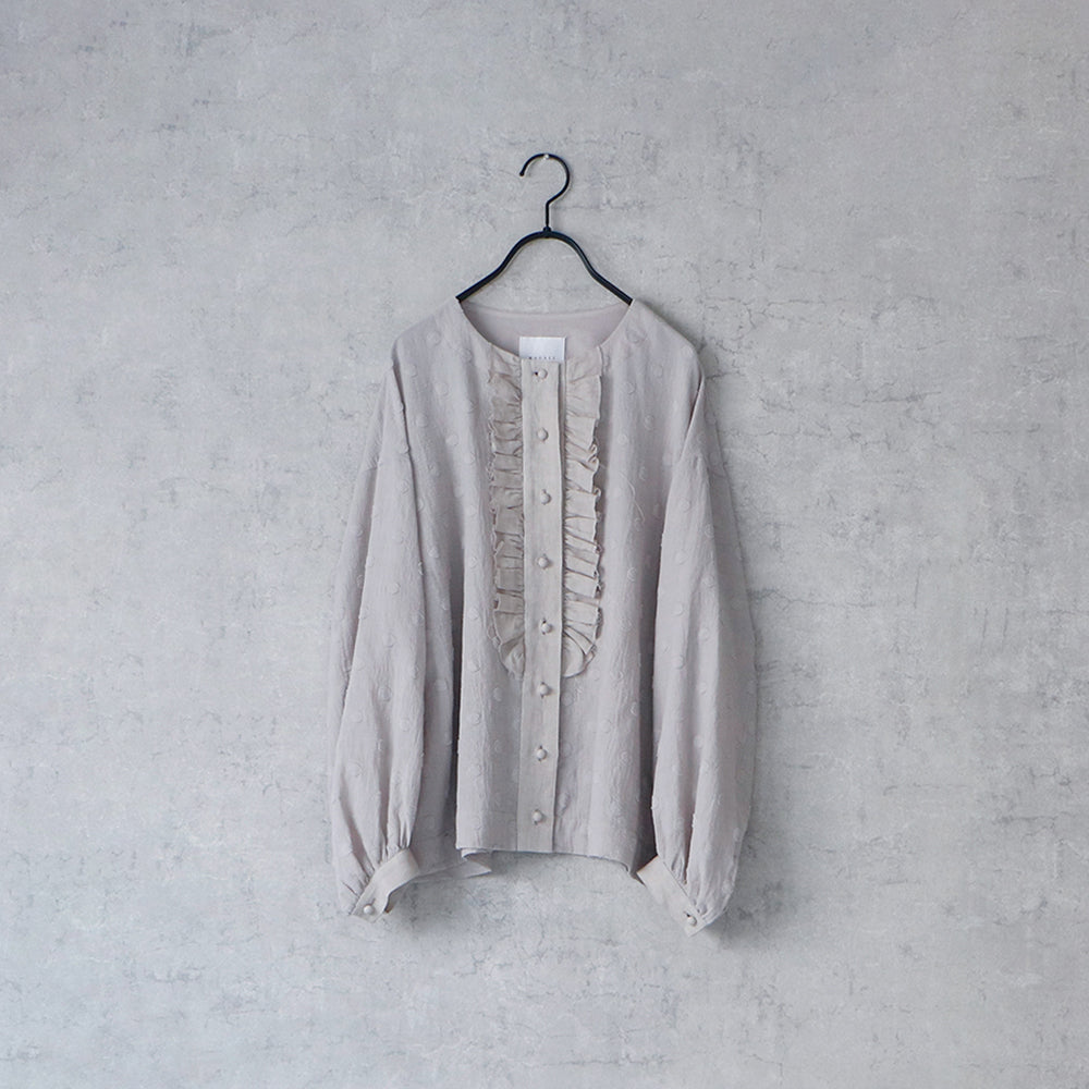 【MAGALI】 コットンスノードット・フリルブラウス