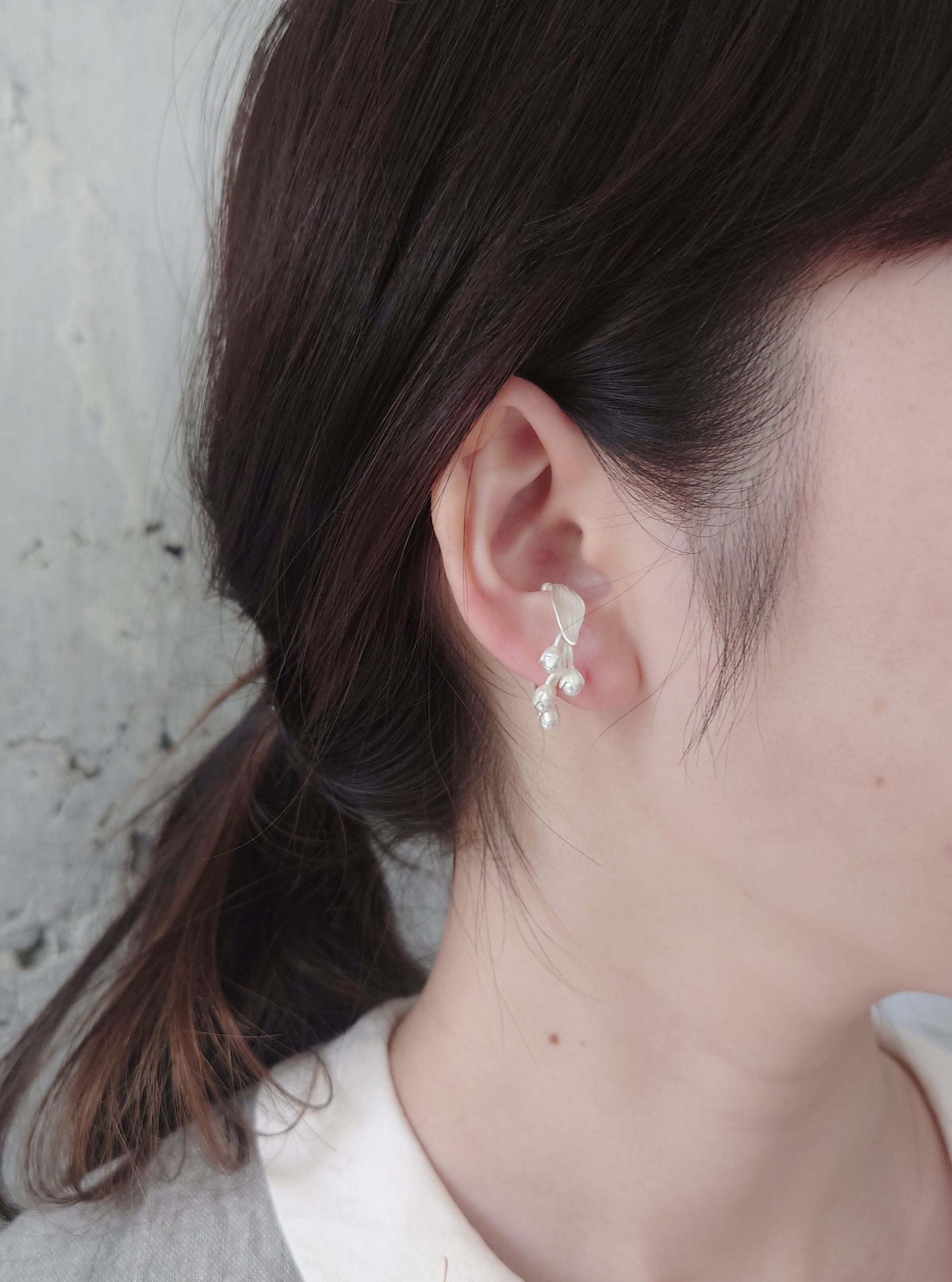 スズランのイヤーカフ – m.soeur 